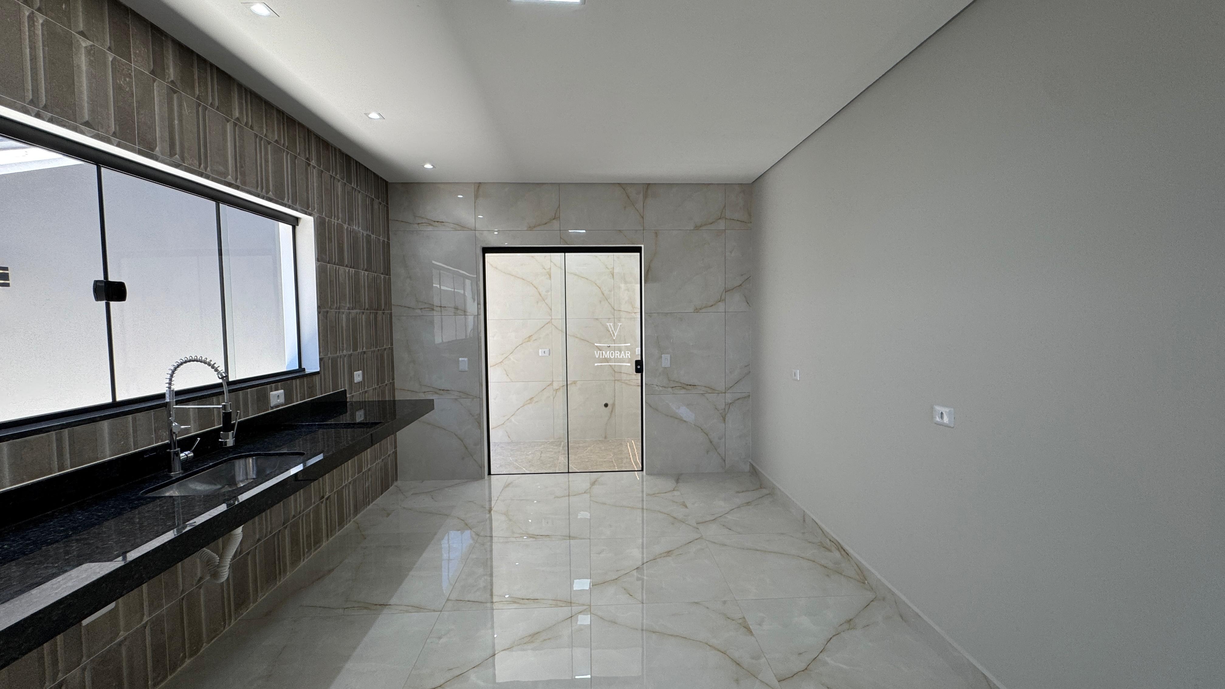 Sobrado 3 dormit&oacute;rios sendo 1 su&iacute;te +2 vagas de garagem  Itaquaquecetuba - 