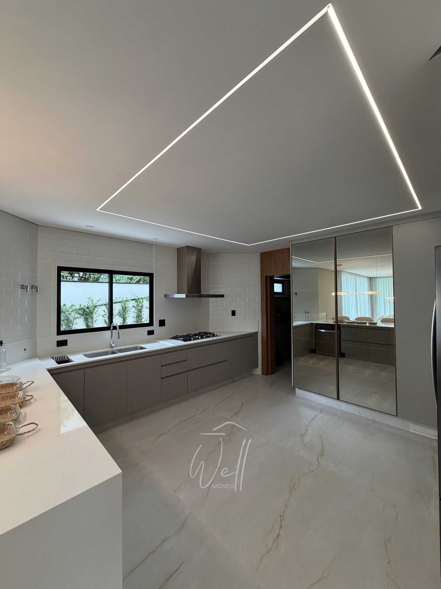 Mans&atilde;o frente lago mobiliada no Swiss Park mobiliada 590m2 - 04 Suites - 06 vagas Avenida Omar Daibert São Bernardo do Campo - 