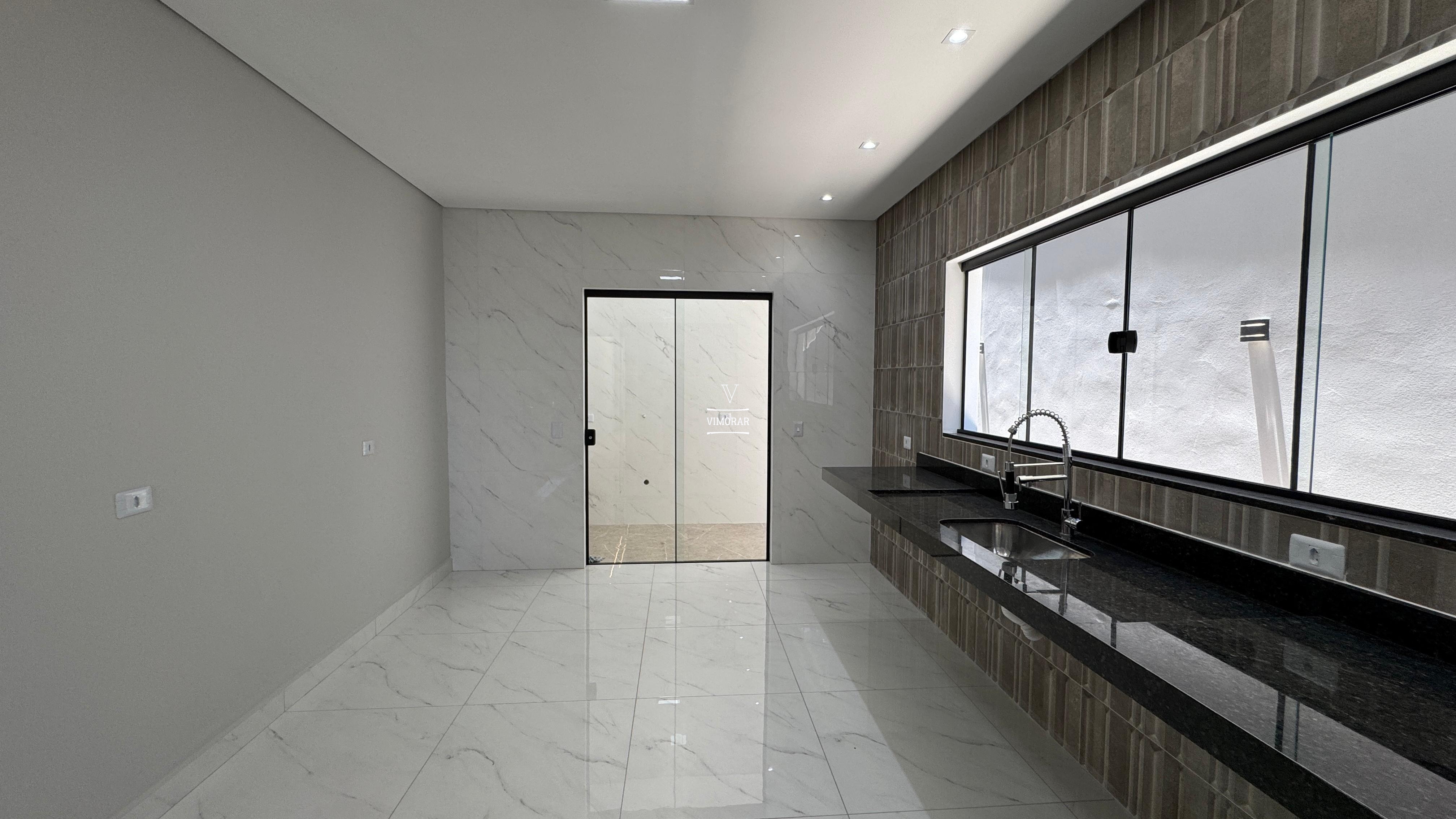 Sobrado 3 dormit&oacute;rios sendo 1 su&iacute;te + 2 vagas de garagem  Itaquaquecetuba - 