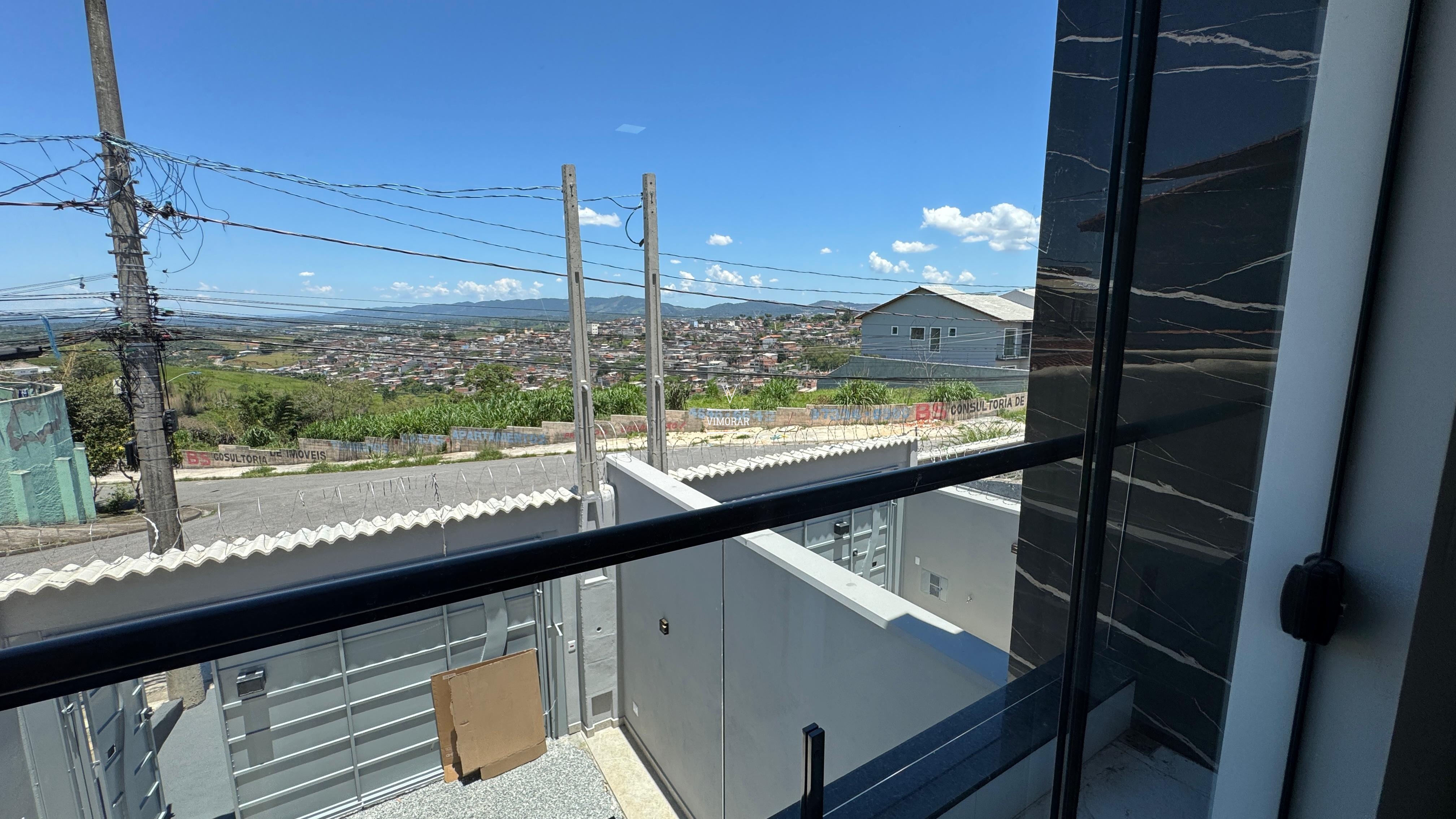 Sobrado 3 dormit&oacute;rios sendo 1 su&iacute;te + 2 vagas de garagem  Itaquaquecetuba - 