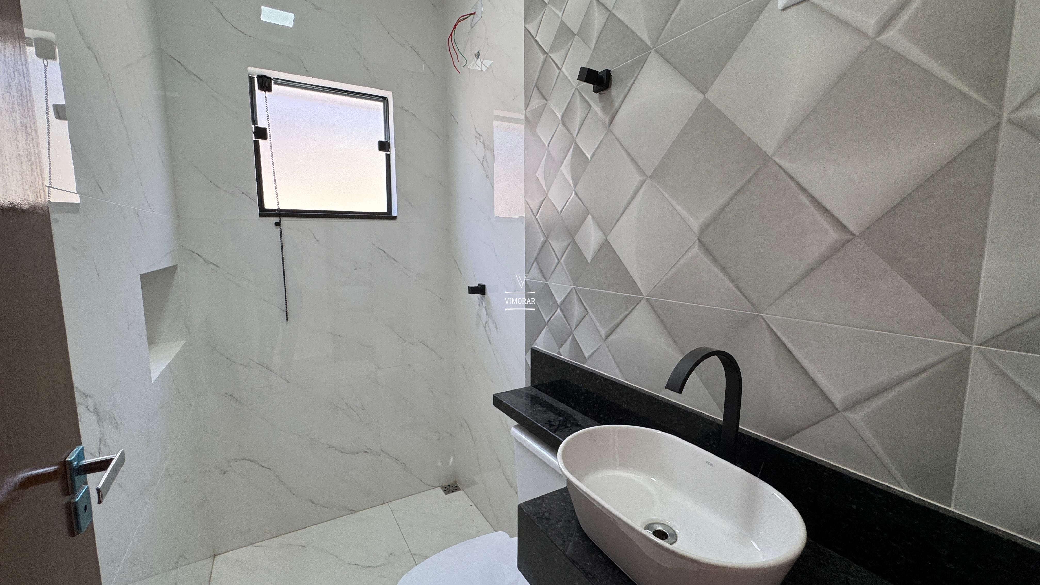 Sobrado 3 dormit&oacute;rios sendo 1 su&iacute;te + 2 vagas de garagem  Itaquaquecetuba - 