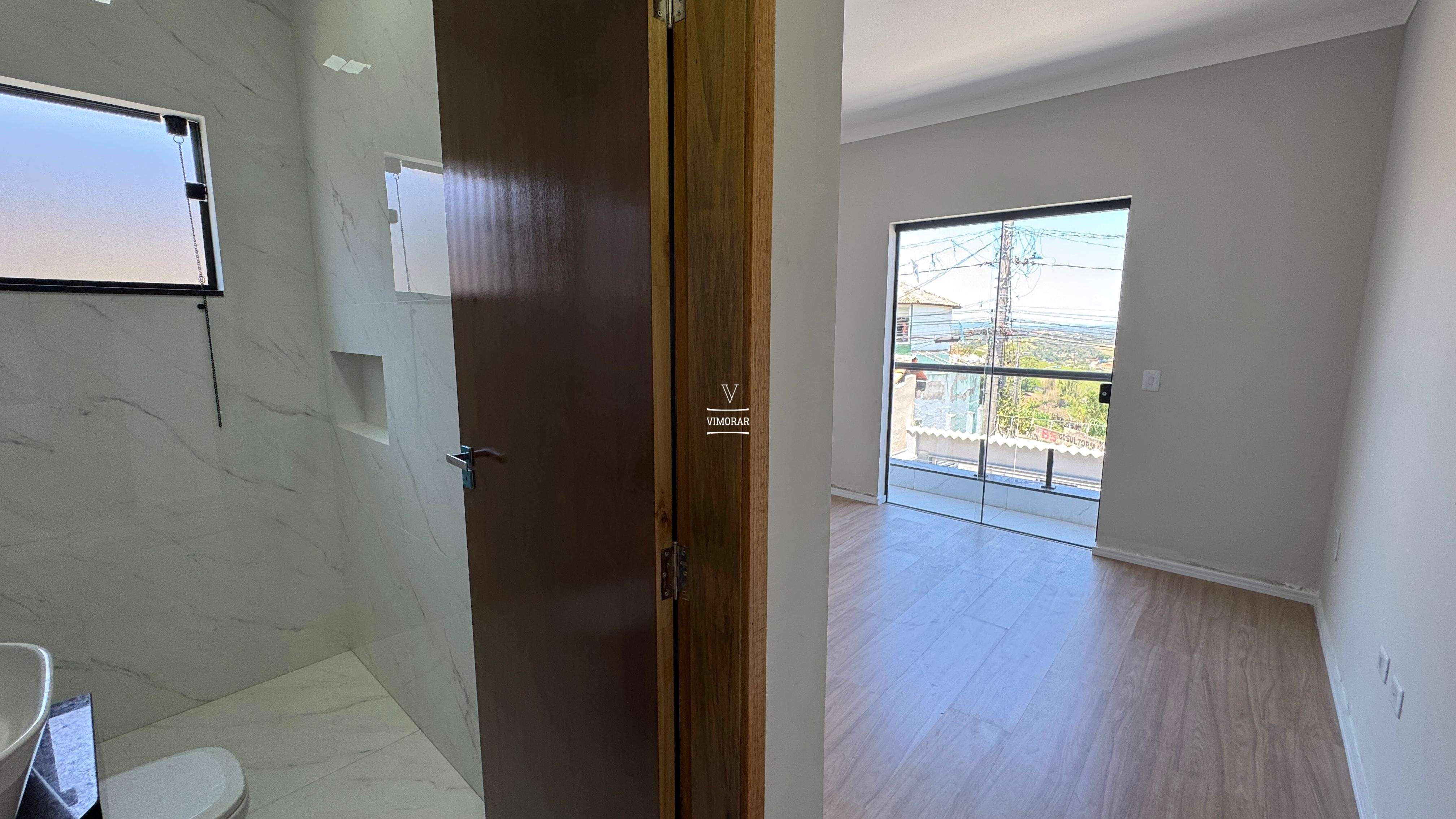 Sobrado 3 dormit&oacute;rios sendo 1 su&iacute;te + 2 vagas de garagem  Itaquaquecetuba - 