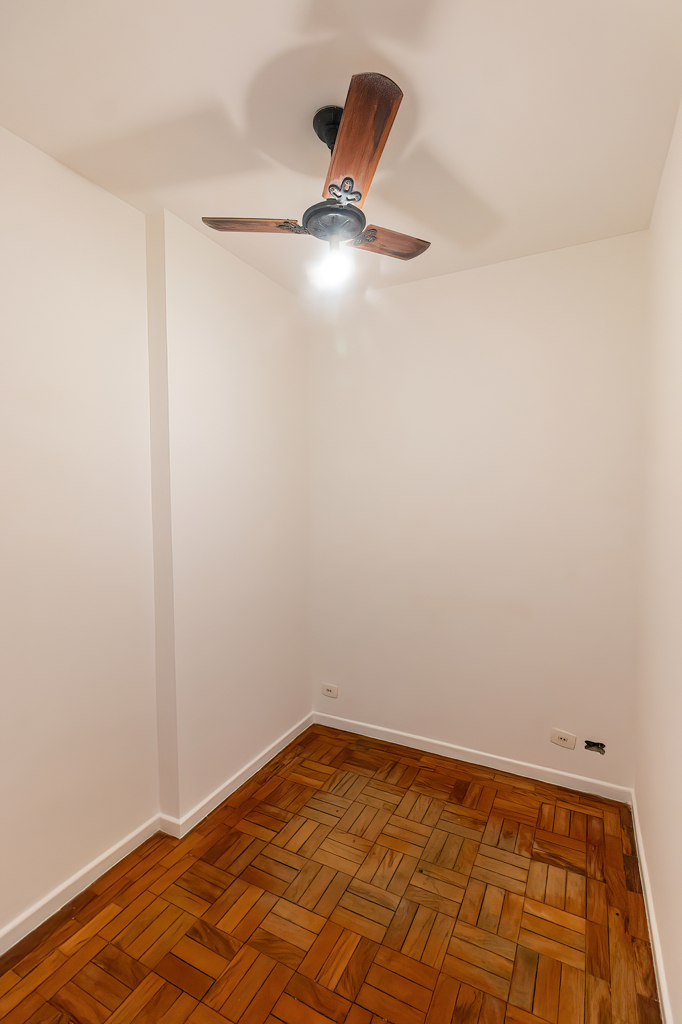 ALUGO APARTAMENTO BONITO - 120M2 - 2 QUARTOS - ANDAR BAIXO - 1 VAGA Rua Tabapuã São Paulo - 