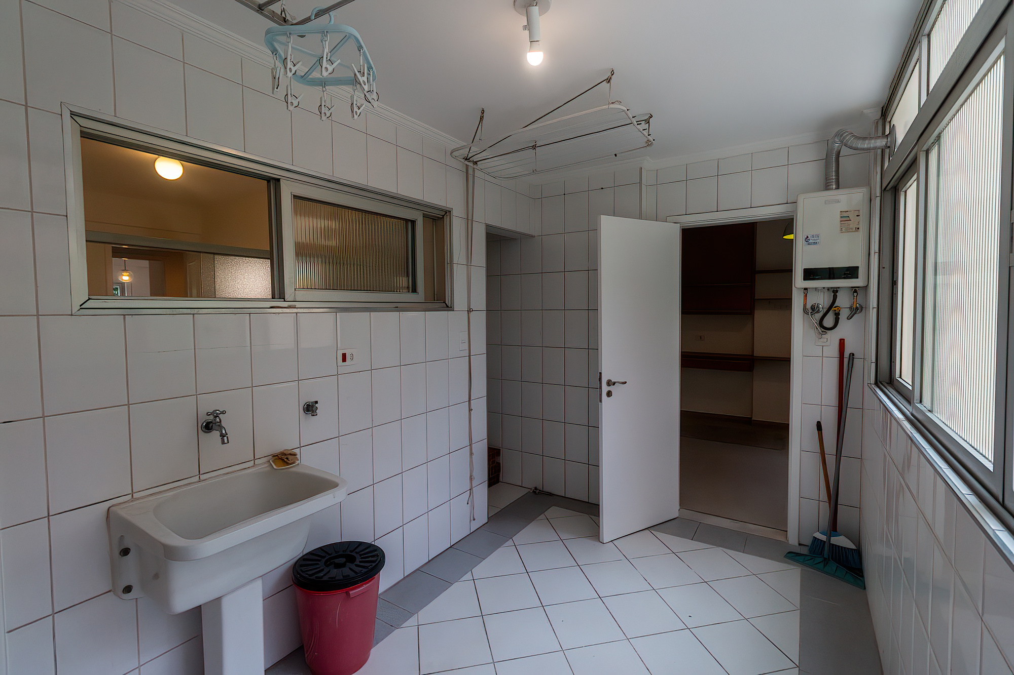 ALUGO APARTAMENTO BONITO - 120M2 - 2 QUARTOS - ANDAR BAIXO - 1 VAGA Rua Tabapuã São Paulo - 