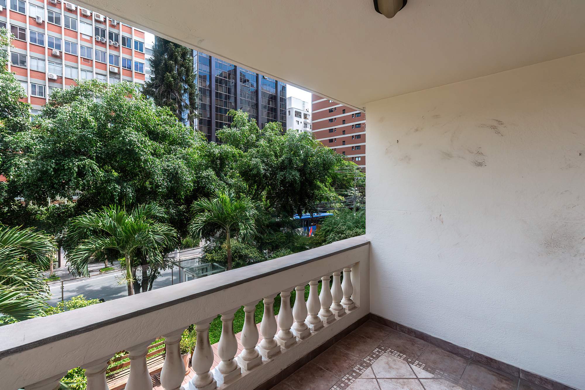 ALUGO APARTAMENTO BONITO - 120M2 - 2 QUARTOS - ANDAR BAIXO - 1 VAGA Rua Tabapuã São Paulo - 