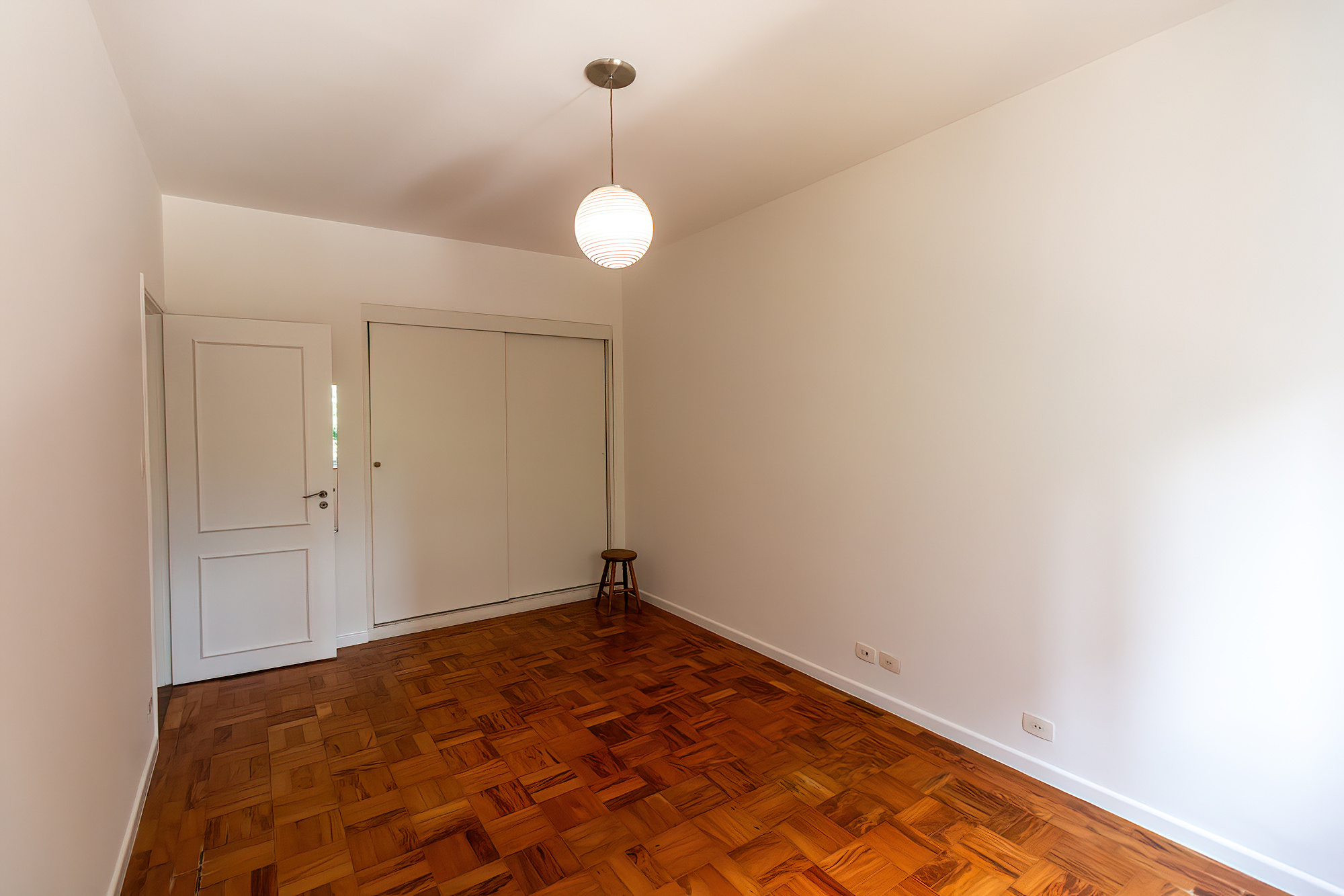 ALUGO APARTAMENTO BONITO - 120M2 - 2 QUARTOS - ANDAR BAIXO - 1 VAGA Rua Tabapuã São Paulo - 