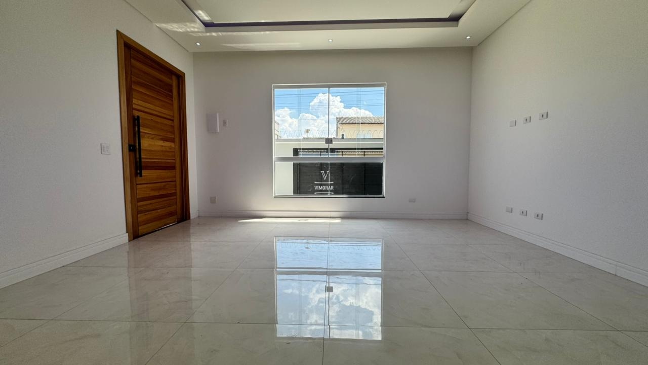 Sobrado 3 dormit&oacute;rios sendo 1 su&iacute;te + 3 vagas de garagem  Guarulhos - 