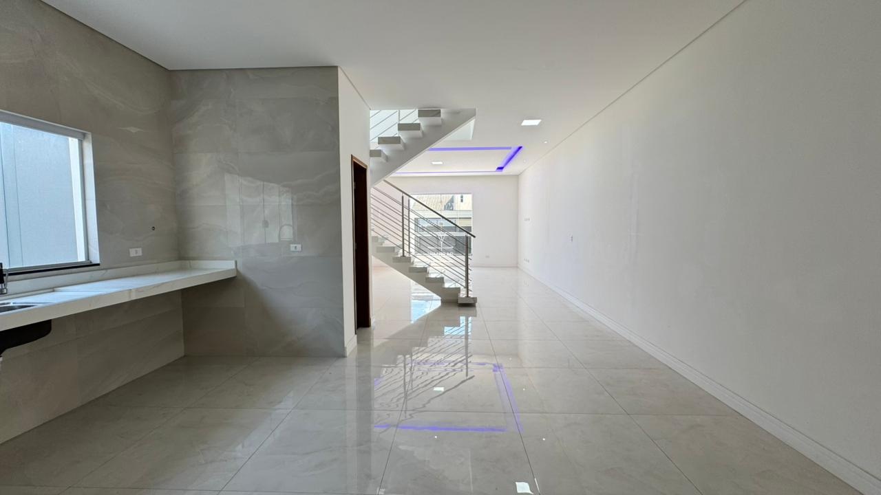 Sobrado 3 dormit&oacute;rios sendo 1 su&iacute;te + 3 vagas de garagem  Guarulhos - 