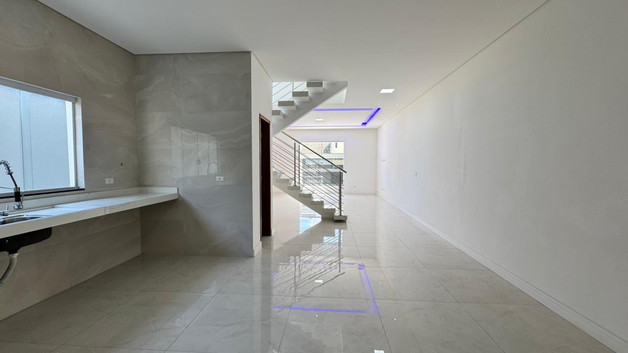 Sobrado 3 dormit&oacute;rios sendo 1 su&iacute;te + 3 vagas de garagem  Guarulhos - 