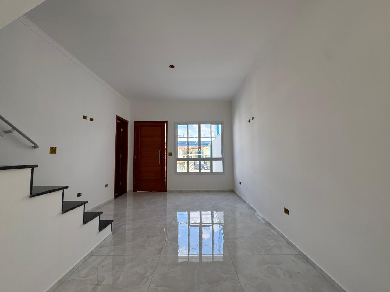 Sobrado 3 dormit&oacute;rios sendo 1 su&iacute;te + 2 vagas de garagem  Guarulhos - 