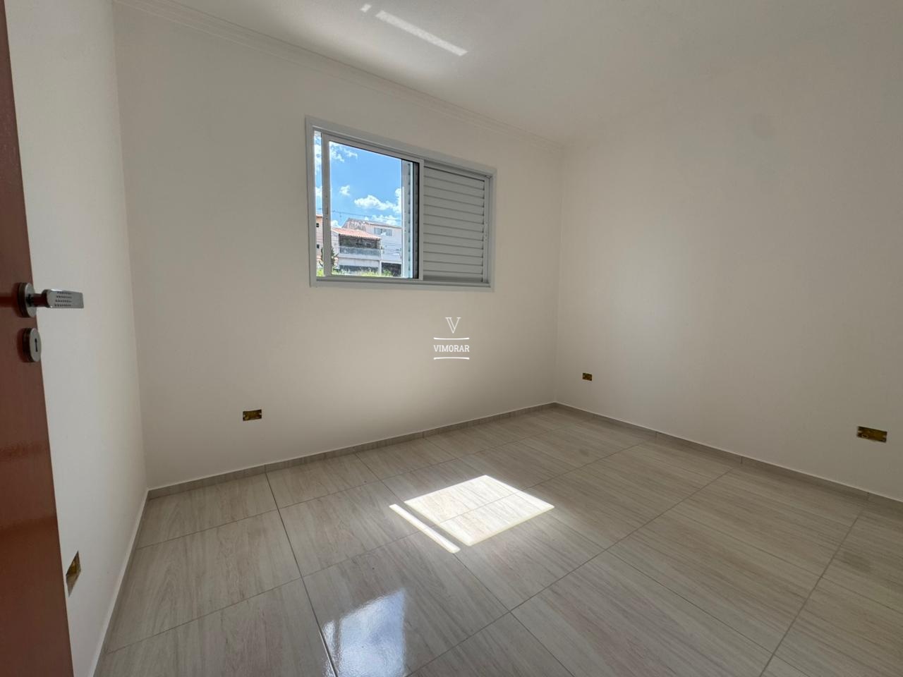 Sobrado 3 dormit&oacute;rios sendo 1 su&iacute;te + 2 vagas de garagem  Guarulhos - 