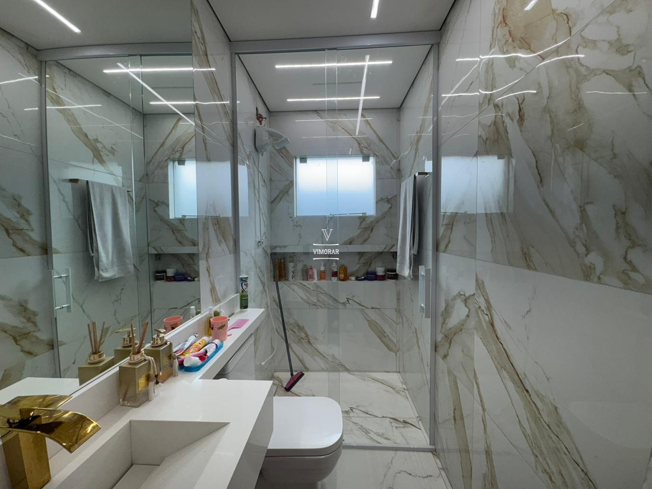 Sobrado 3 dormit&oacute;rios sendo 1 su&iacute;te + garagem subterr&acirc;nea  Guarulhos - 