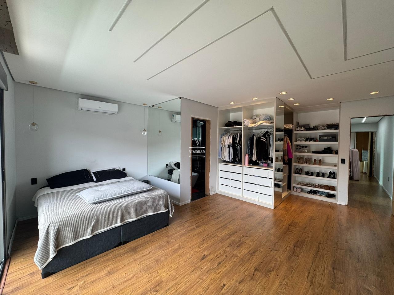 Sobrado 3 dormit&oacute;rios sendo 1 su&iacute;te + garagem subterr&acirc;nea  Guarulhos - 