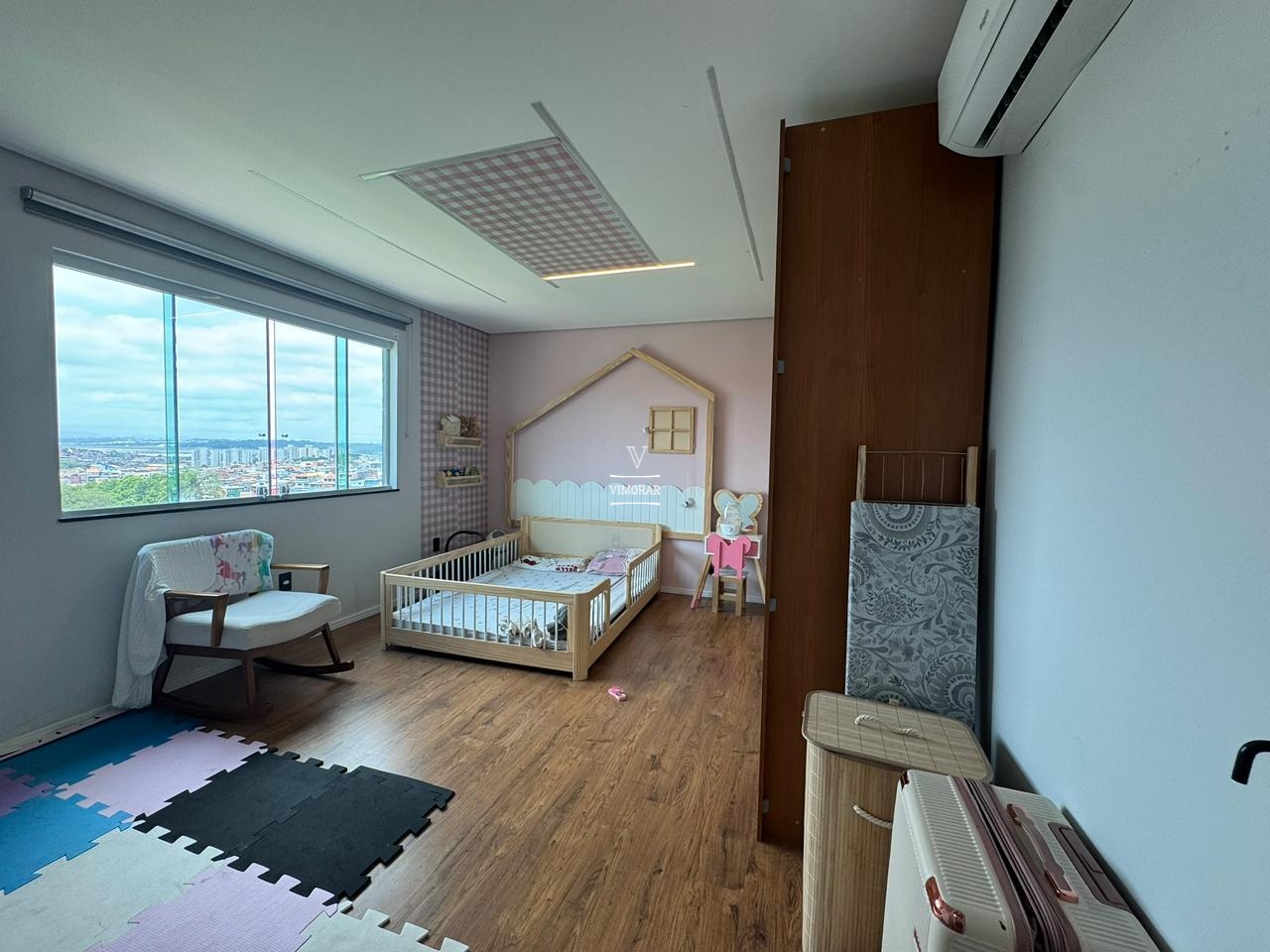 Sobrado 3 dormit&oacute;rios sendo 1 su&iacute;te + garagem subterr&acirc;nea  Guarulhos - 