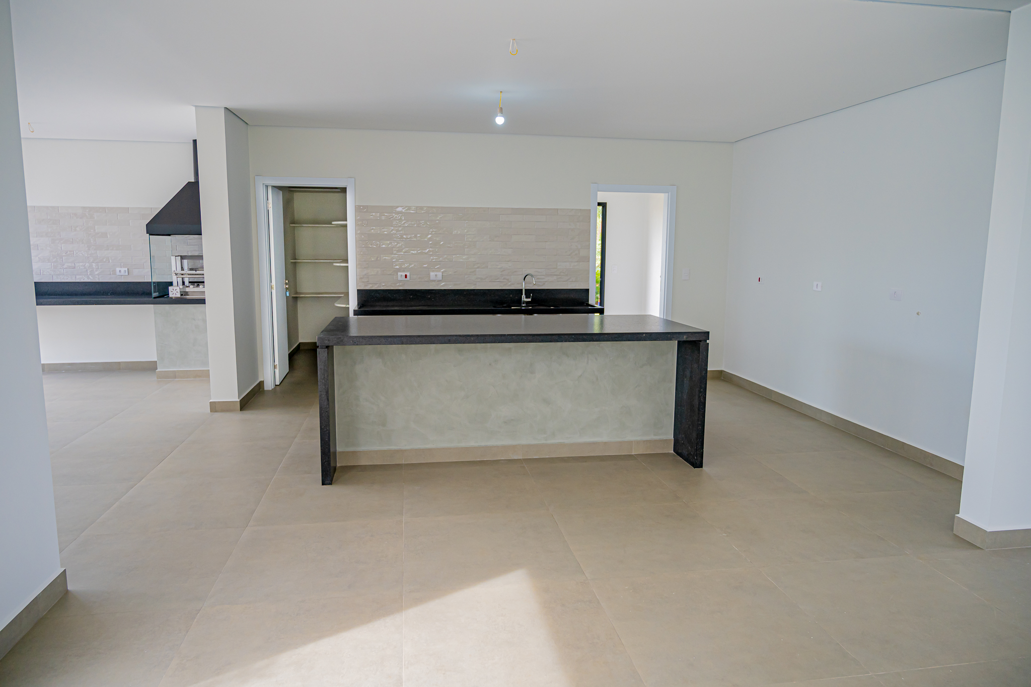 Casa &agrave; Venda, 378m - 3 Suites - R$ 2.990.000 - Cond. Saint Charbel - Ara&ccedil;oiaba da Serra SP Avenida Manoel Machado de Oliveira Araçoiaba da Serra - 