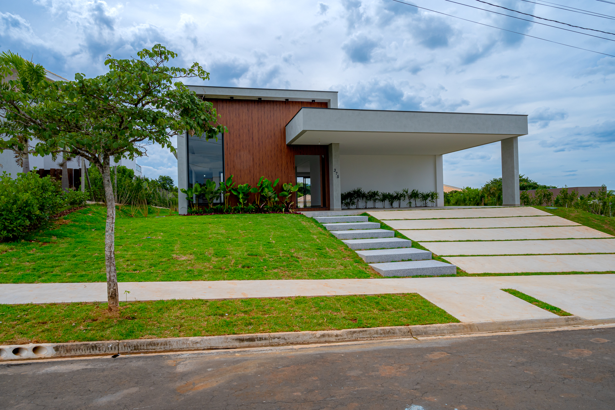 Casa &agrave; Venda, 378m - 3 Suites - R$ 2.990.000 - Cond. Saint Charbel - Ara&ccedil;oiaba da Serra SP Avenida Manoel Machado de Oliveira Araçoiaba da Serra - 