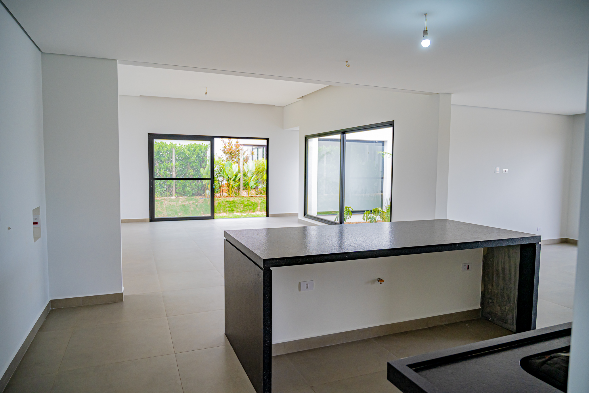 Casa &agrave; Venda, 378m - 3 Suites - R$ 2.990.000 - Cond. Saint Charbel - Ara&ccedil;oiaba da Serra SP Avenida Manoel Machado de Oliveira Araçoiaba da Serra - 