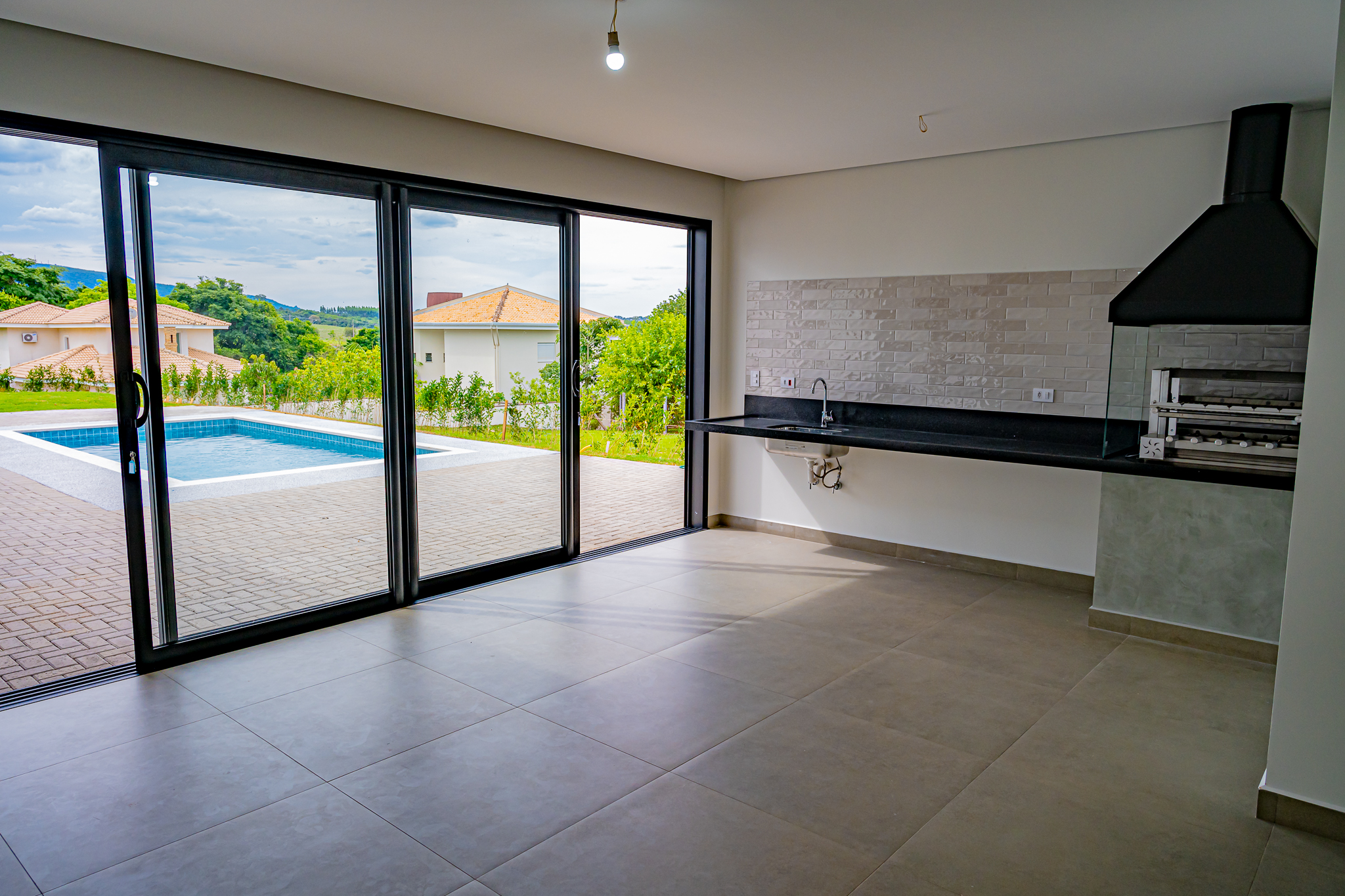 Casa &agrave; Venda, 378m - 3 Suites - R$ 2.990.000 - Cond. Saint Charbel - Ara&ccedil;oiaba da Serra SP Avenida Manoel Machado de Oliveira Araçoiaba da Serra - 