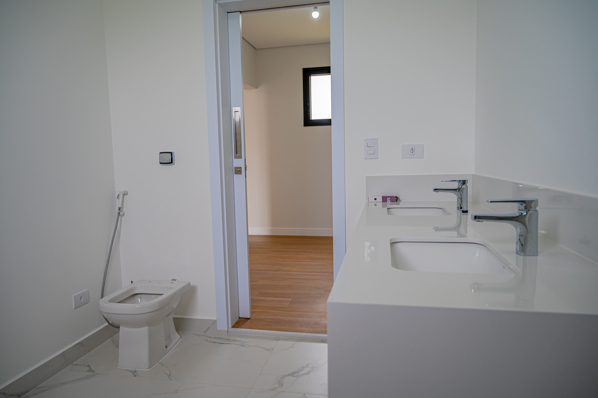 Casa &agrave; Venda, 378m - 3 Suites - R$ 2.990.000 - Cond. Saint Charbel - Ara&ccedil;oiaba da Serra SP Avenida Manoel Machado de Oliveira Araçoiaba da Serra - 