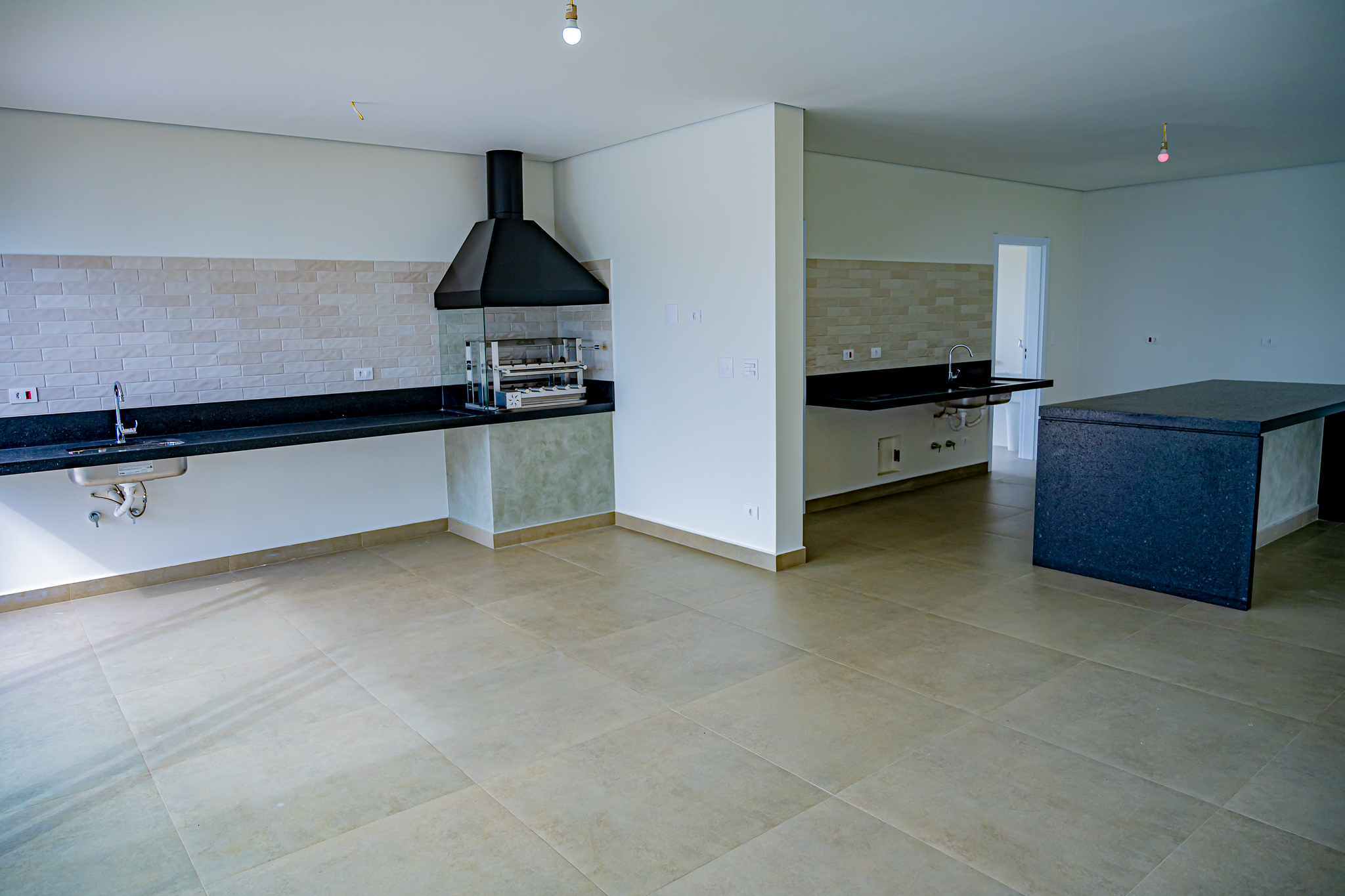 Casa &agrave; Venda, 378m - 3 Suites - R$ 2.990.000 - Cond. Saint Charbel - Ara&ccedil;oiaba da Serra SP Avenida Manoel Machado de Oliveira Araçoiaba da Serra - 