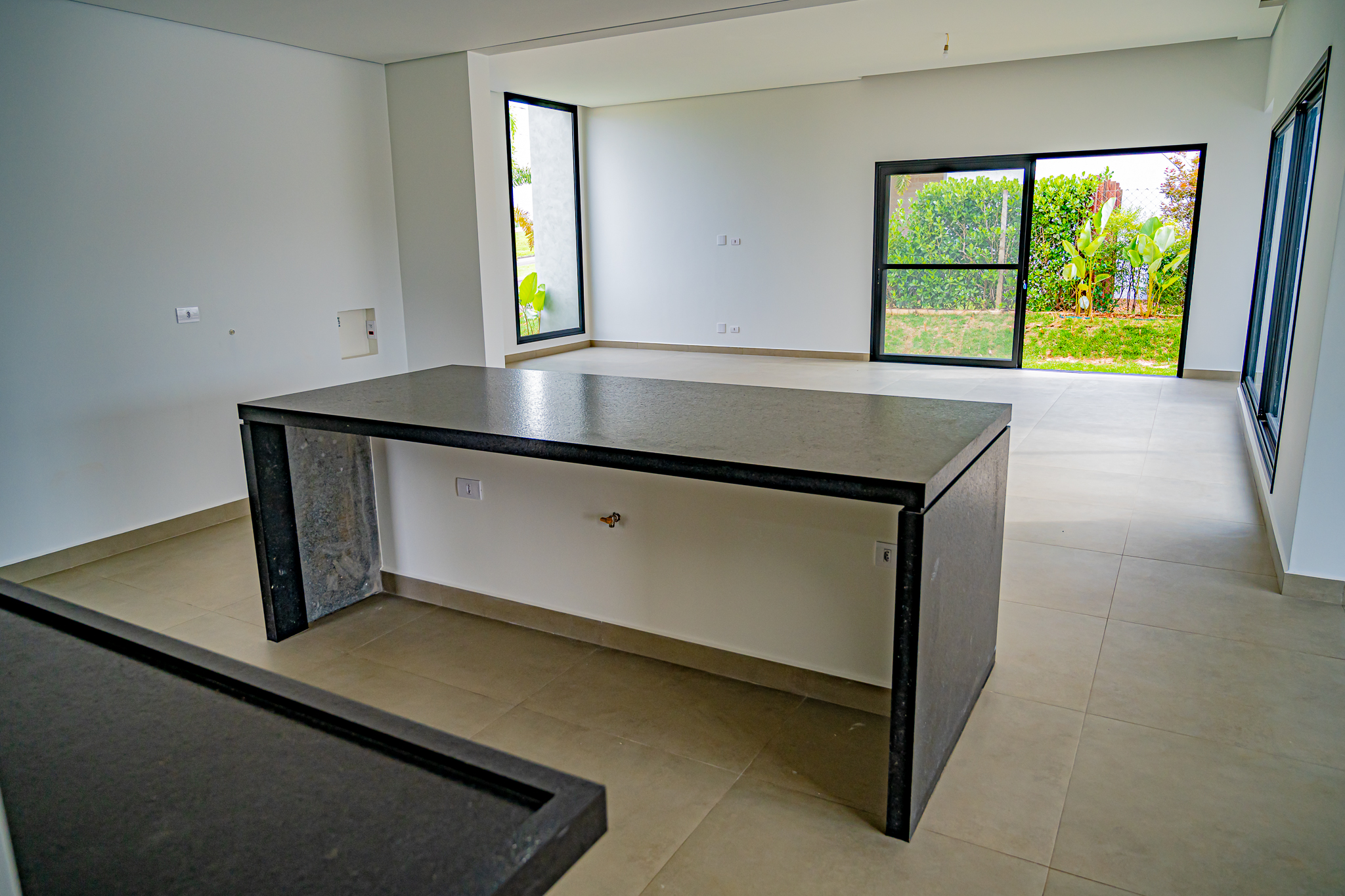 Casa &agrave; Venda, 378m - 3 Suites - R$ 2.990.000 - Cond. Saint Charbel - Ara&ccedil;oiaba da Serra SP Avenida Manoel Machado de Oliveira Araçoiaba da Serra - 