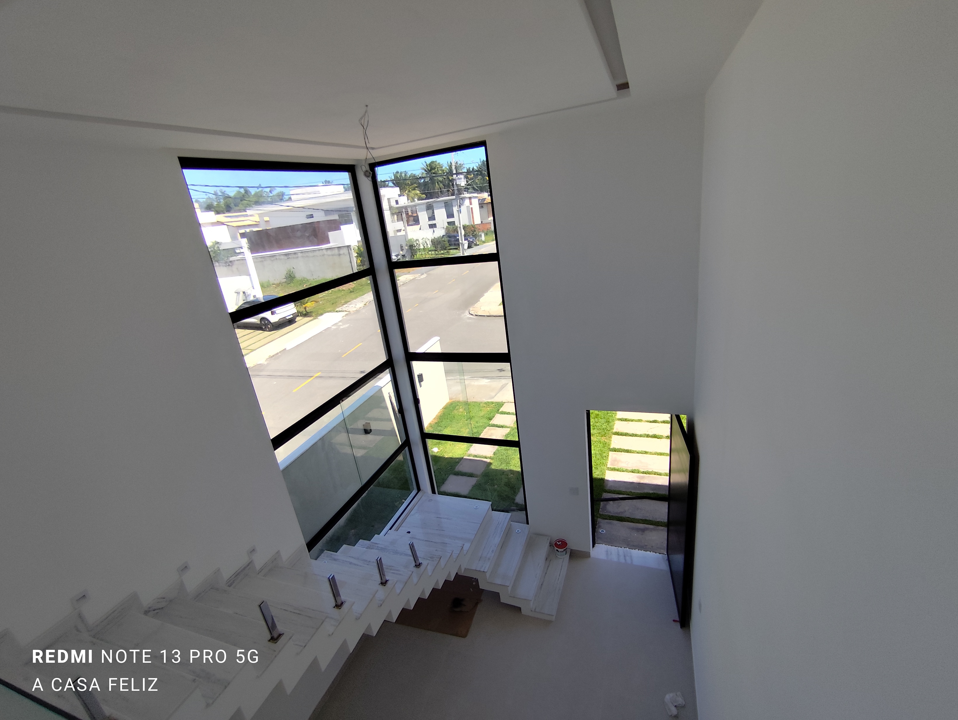 EXCELENTE CASA &Agrave; VENDA (4 Su&iacute;tes)  &ndash; CONDOM&Iacute;NIO HORTOVILLE Rua Sucupió Camaçari - 