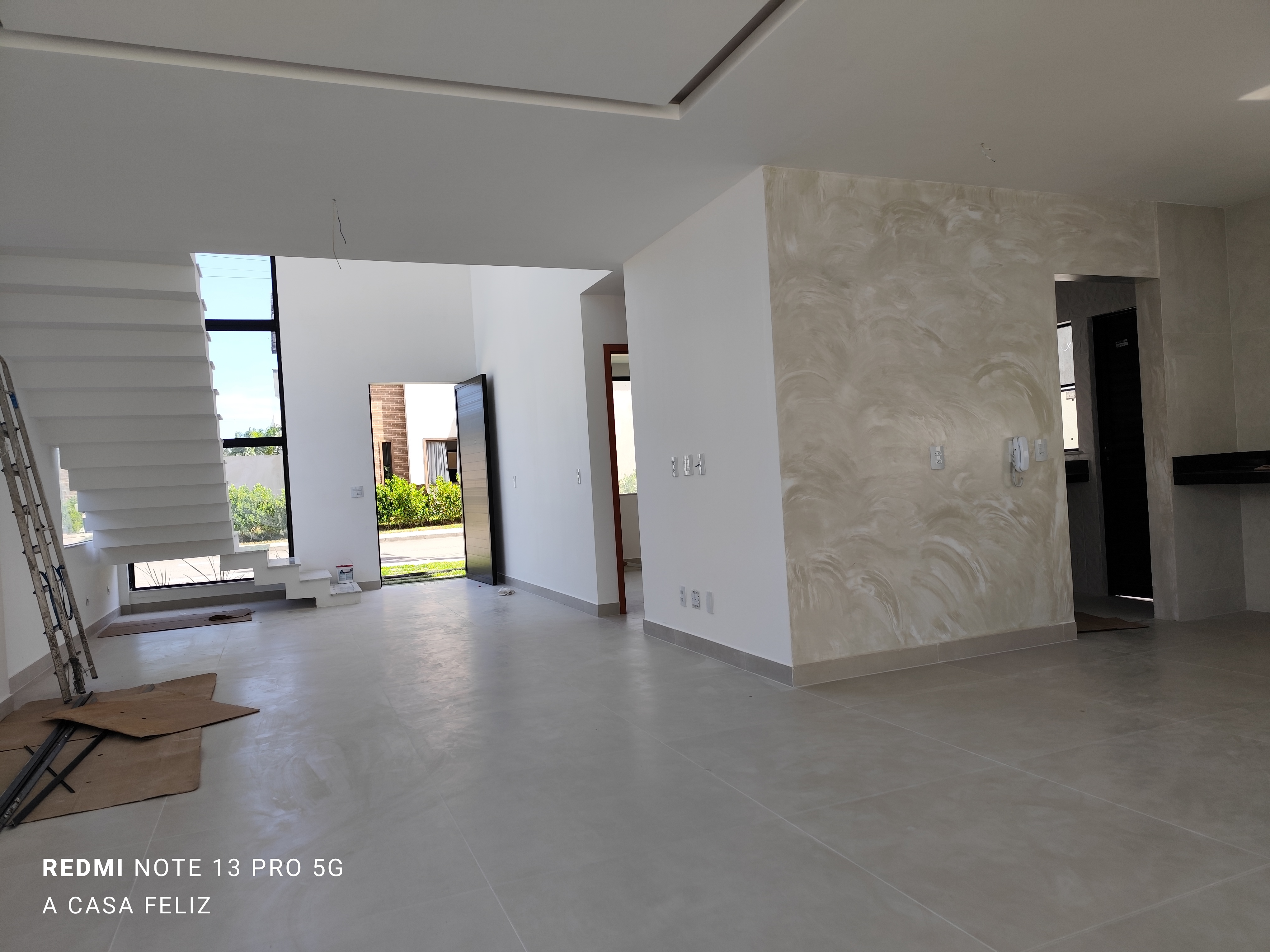 EXCELENTE CASA &Agrave; VENDA (4 Su&iacute;tes)  &ndash; CONDOM&Iacute;NIO HORTOVILLE Rua Sucupió Camaçari - 