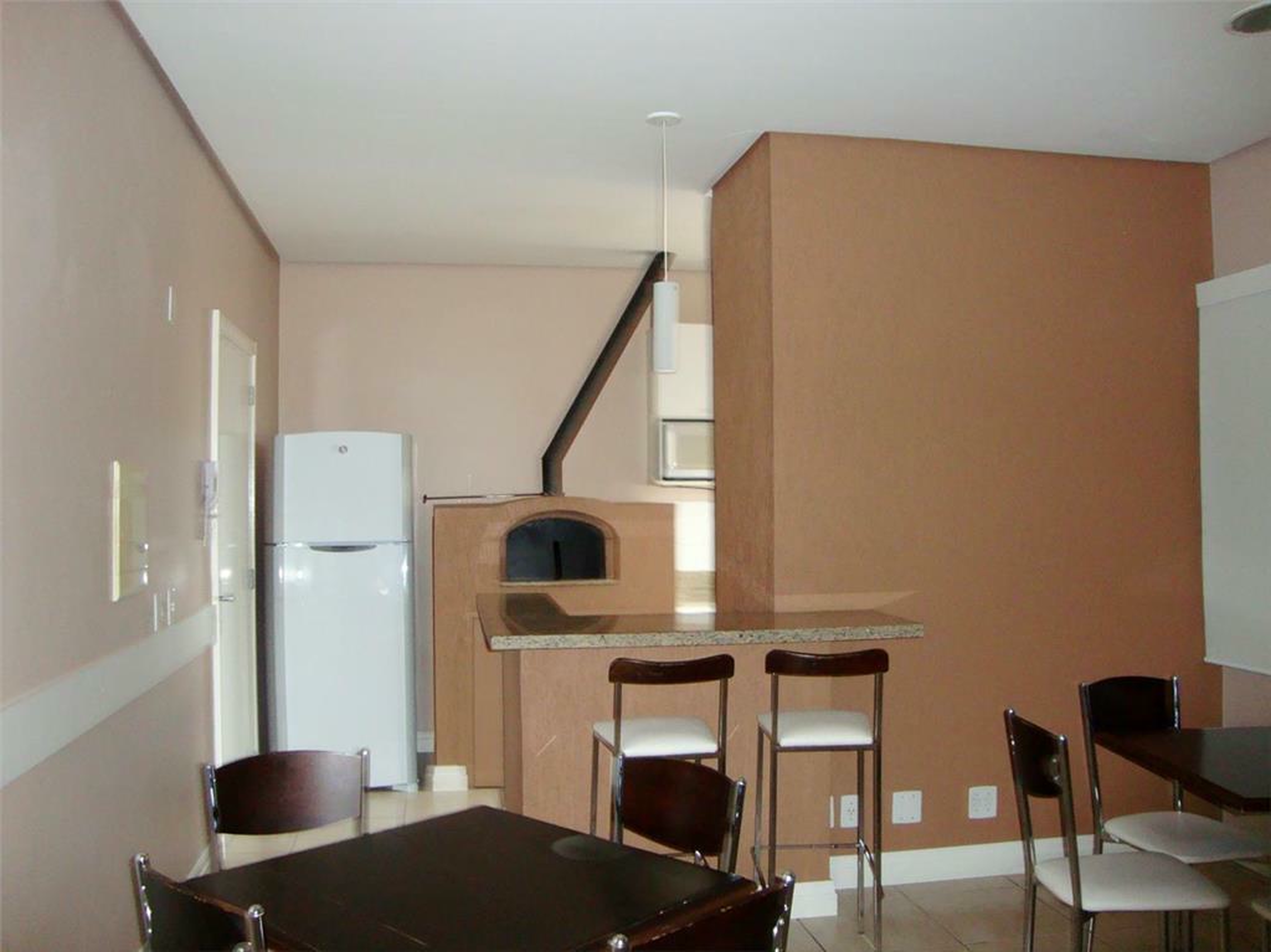 R$ 830.000 - PORTEIRA FECHADA - &Oacute;TIMO APARTAMENTO - 83M2 - 3 DORM - SU&Iacute;TE - 2 VAGAS Rua Monsenhor Veras Porto Alegre - 