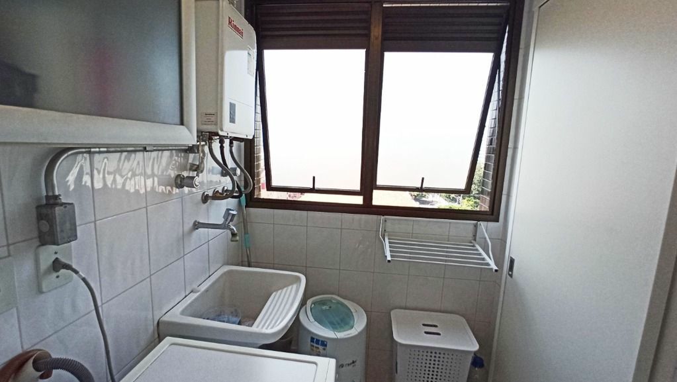 R$ 830.000 - PORTEIRA FECHADA - &Oacute;TIMO APARTAMENTO - 83M2 - 3 DORM - SU&Iacute;TE - 2 VAGAS Rua Monsenhor Veras Porto Alegre - 