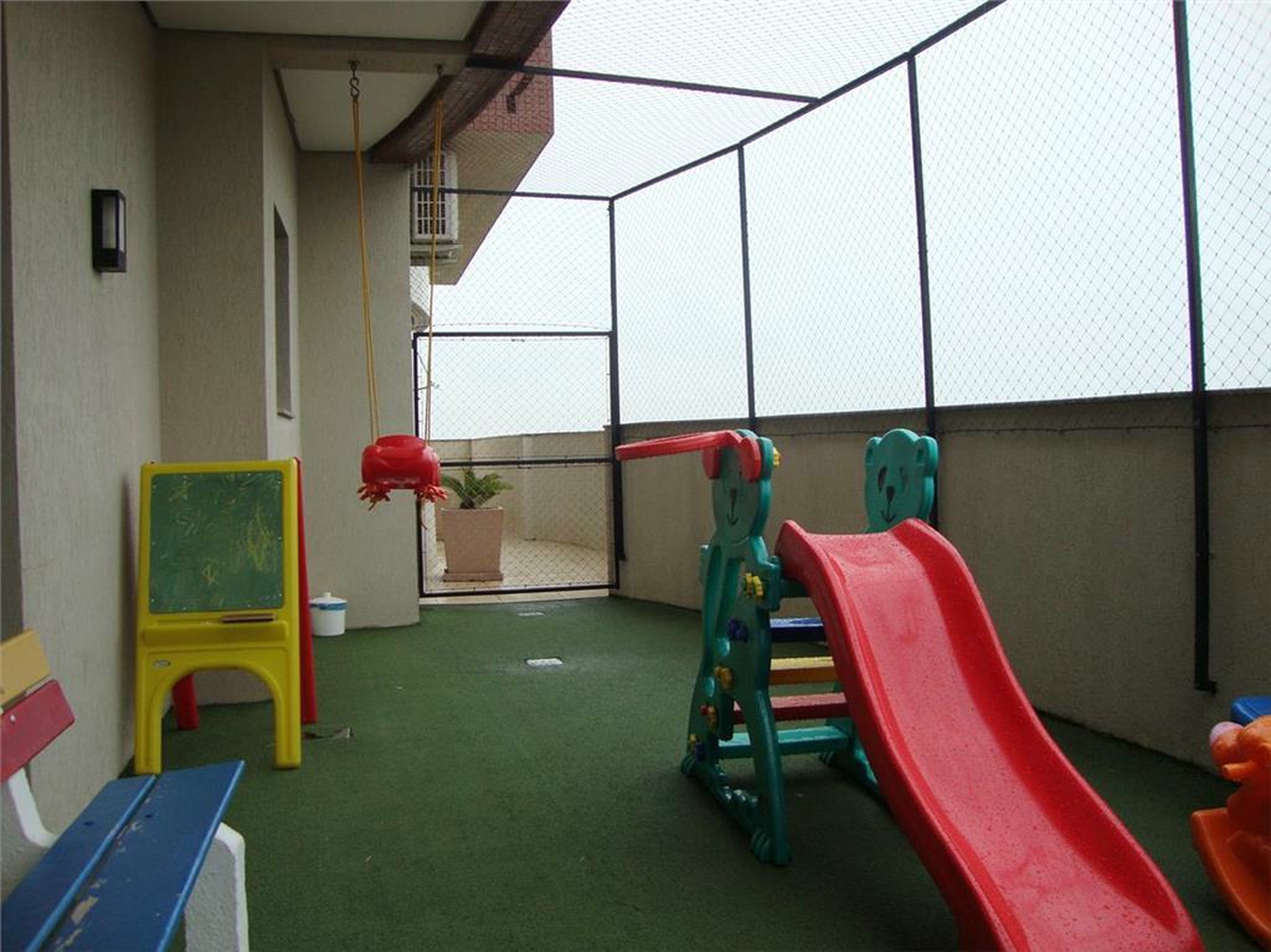 R$ 830.000 - PORTEIRA FECHADA - &Oacute;TIMO APARTAMENTO - 83M2 - 3 DORM - SU&Iacute;TE - 2 VAGAS Rua Monsenhor Veras Porto Alegre - 