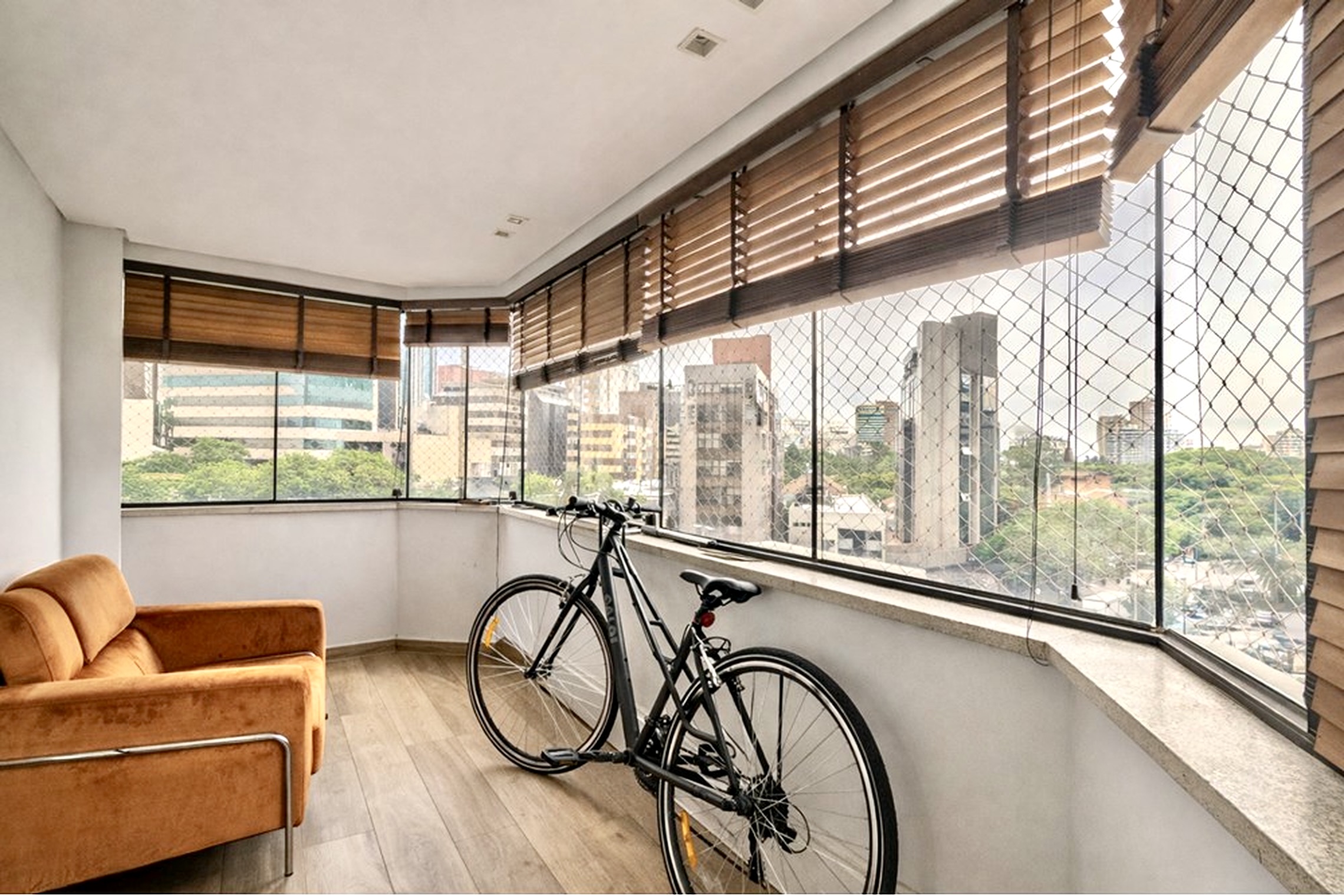 R$ 835.000 - COBERTURA DUPLEX - 121M2 - 1 DORM - SU&Iacute;TE - VISTA - 1 VAGA Avenida Goethe Porto Alegre - 