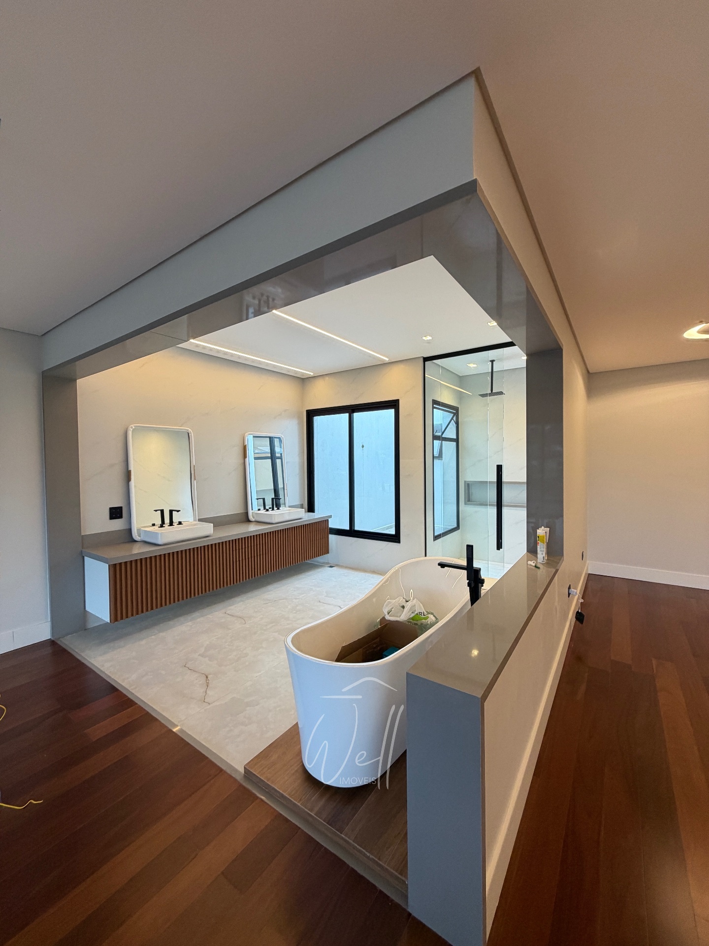 Mans&atilde;o rec&eacute;m constru&iacute;da no Swiss Park 550m2 - 04 Suites - 06 vagas Avenida Omar Daibert São Bernardo do Campo - 