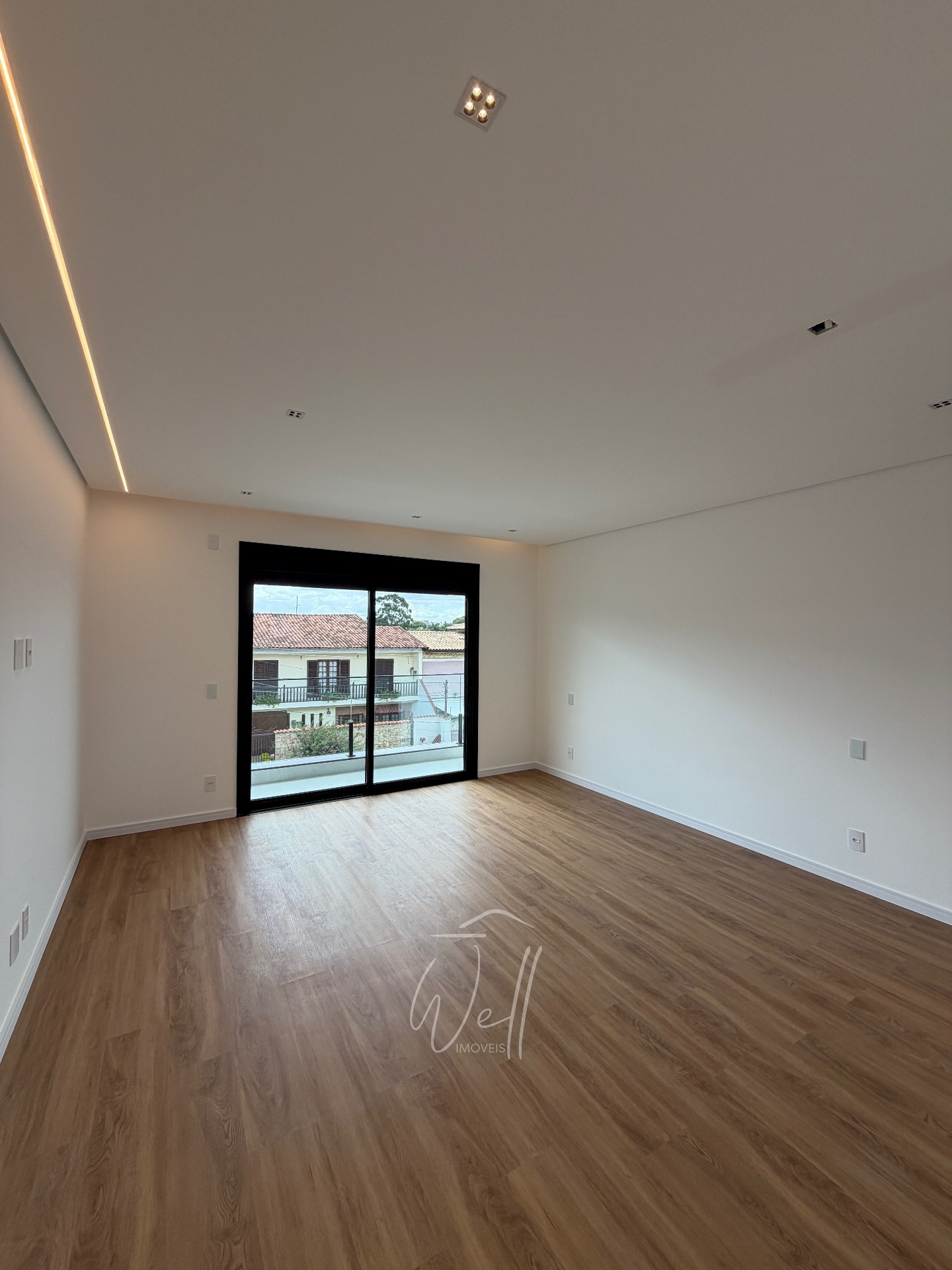 Casa rec&eacute;m constru&iacute;da o Parque dos P&aacute;ssaros  400m2 - 04 Suites - 06 vagas  São Bernardo do Campo - 