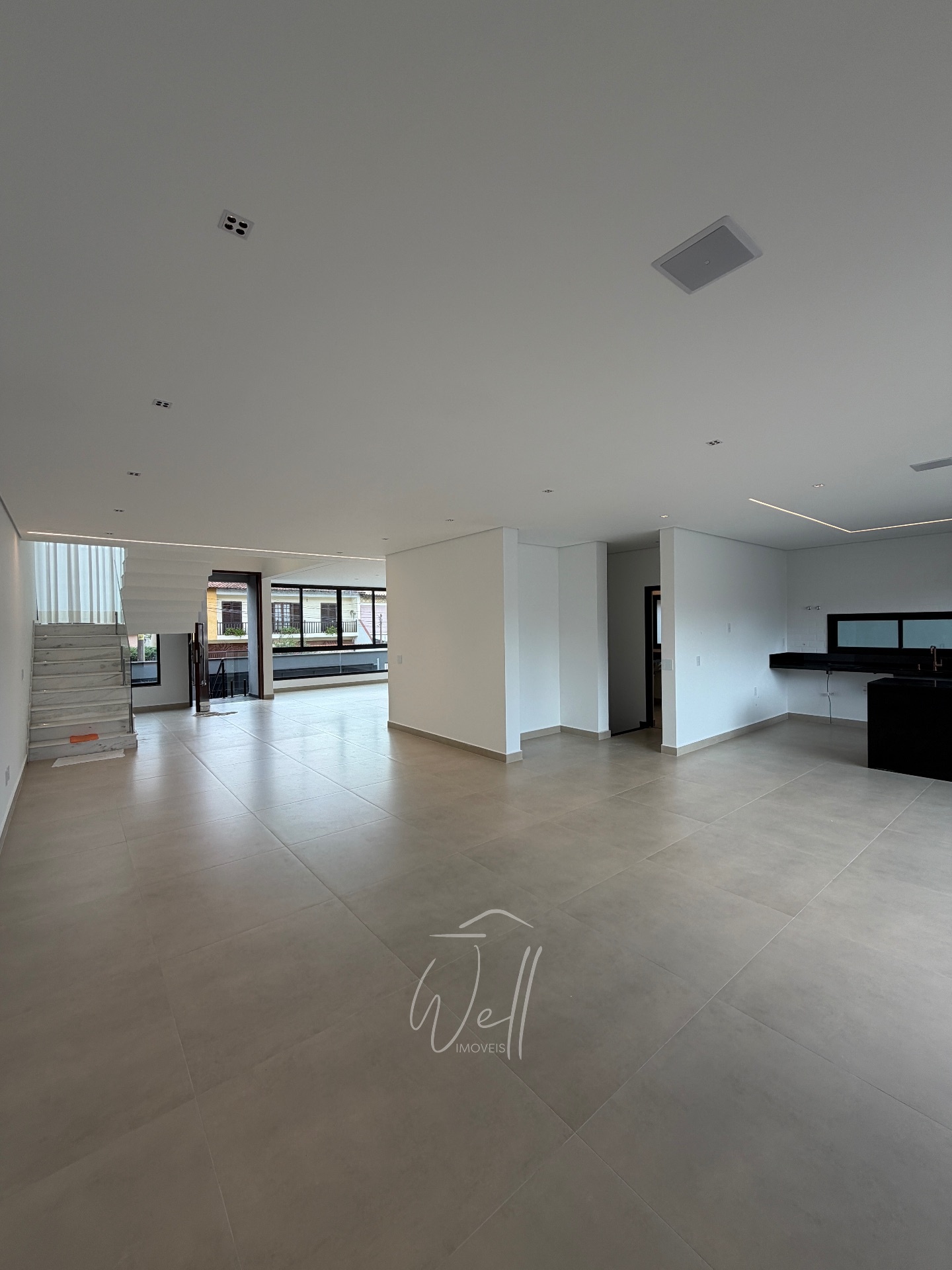 Casa rec&eacute;m constru&iacute;da o Parque dos P&aacute;ssaros  400m2 - 04 Suites - 06 vagas  São Bernardo do Campo - 