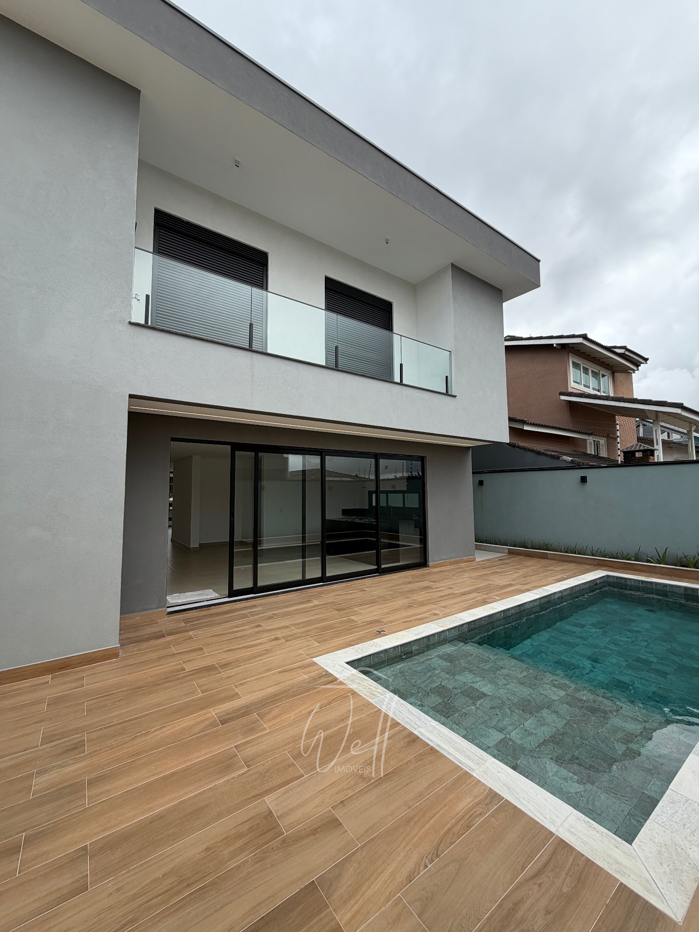 Casa rec&eacute;m constru&iacute;da o Parque dos P&aacute;ssaros  400m2 - 04 Suites - 06 vagas  São Bernardo do Campo - 