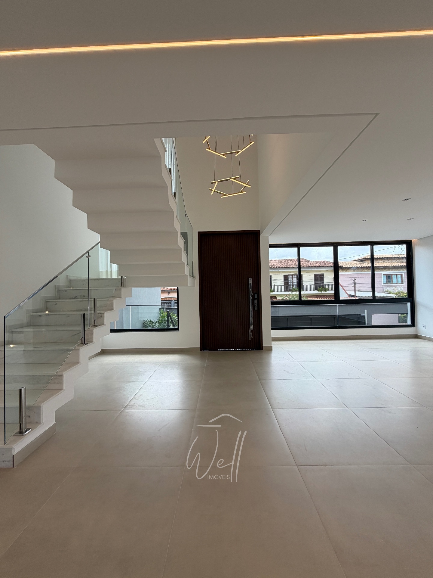 Casa rec&eacute;m constru&iacute;da o Parque dos P&aacute;ssaros  400m2 - 04 Suites - 06 vagas  São Bernardo do Campo - 