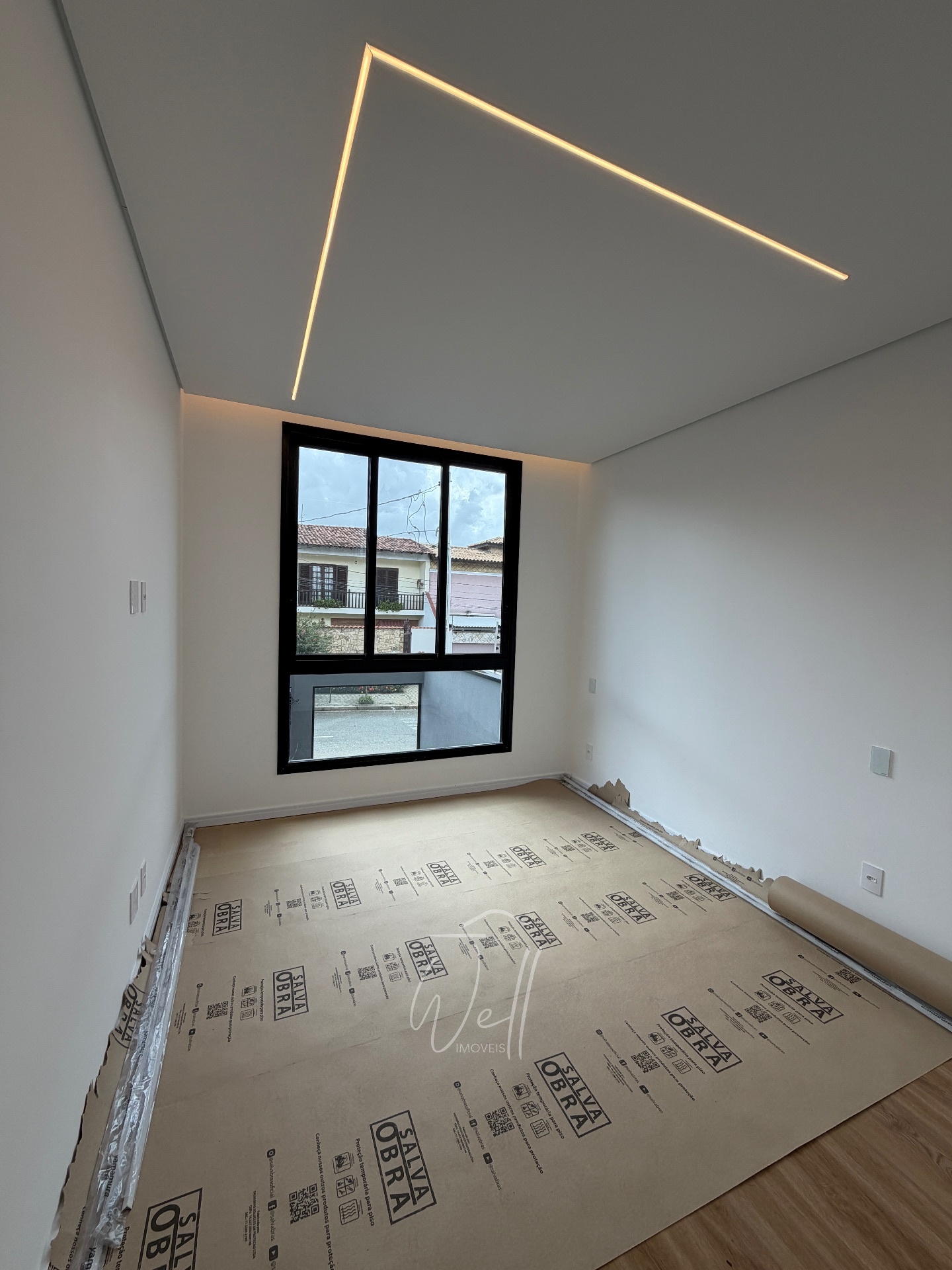 Casa rec&eacute;m constru&iacute;da o Parque dos P&aacute;ssaros  400m2 - 04 Suites - 06 vagas  São Bernardo do Campo - 