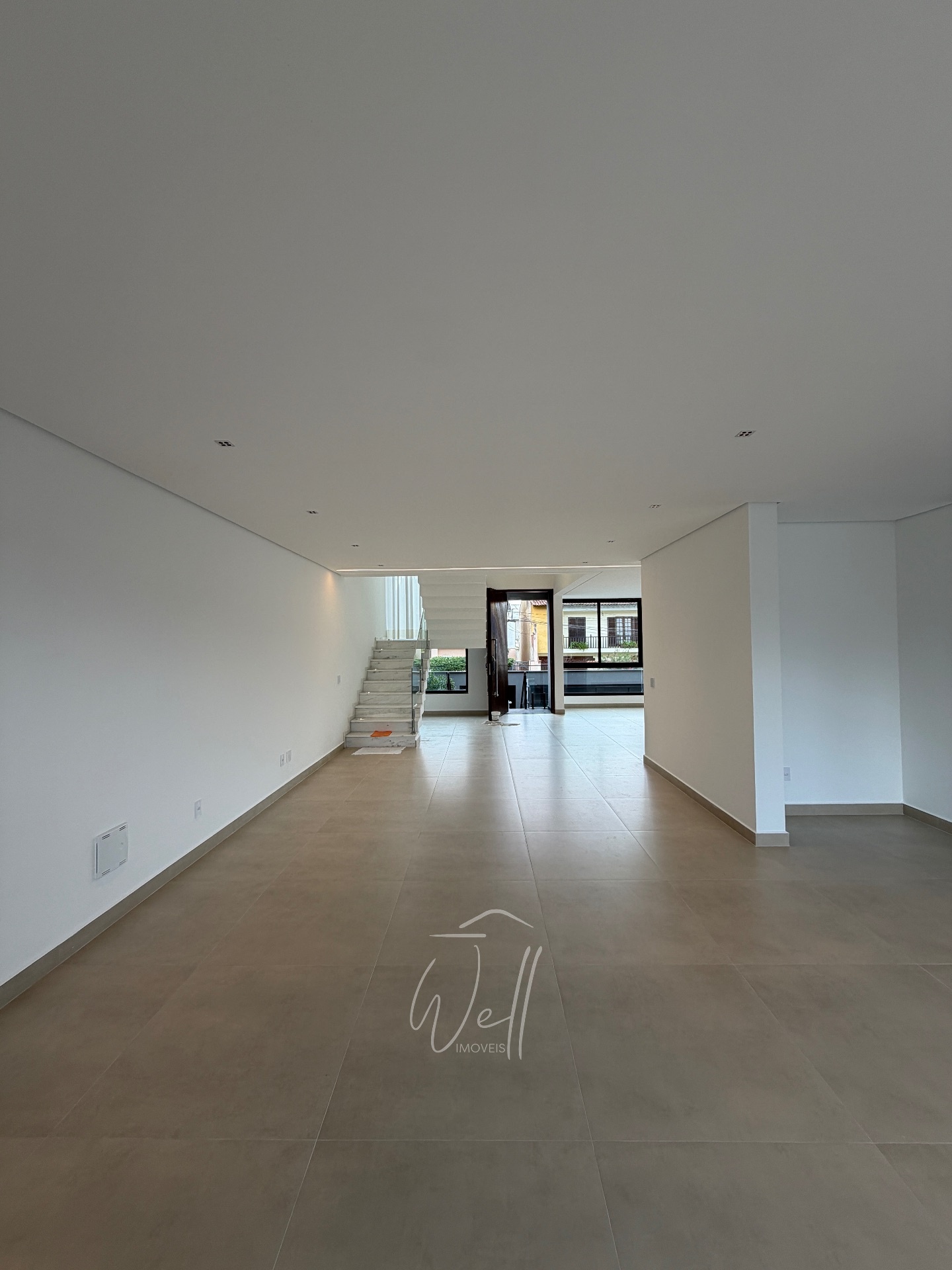 Casa rec&eacute;m constru&iacute;da o Parque dos P&aacute;ssaros  400m2 - 04 Suites - 06 vagas  São Bernardo do Campo - 