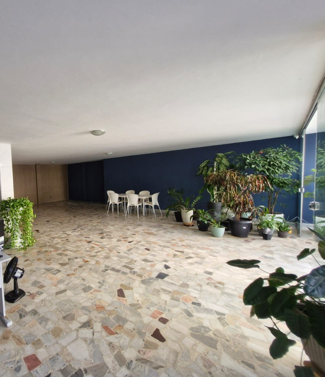 APARTAMENTO 4 QUARTOS 2 SU&Iacute;TES DEPEND&Ecirc;NCIA GARAGEM ELEVADOR PORTARIA &Agrave; VENDA NA BARRA! Rua Doutora Praguer Fróes Salvador - 