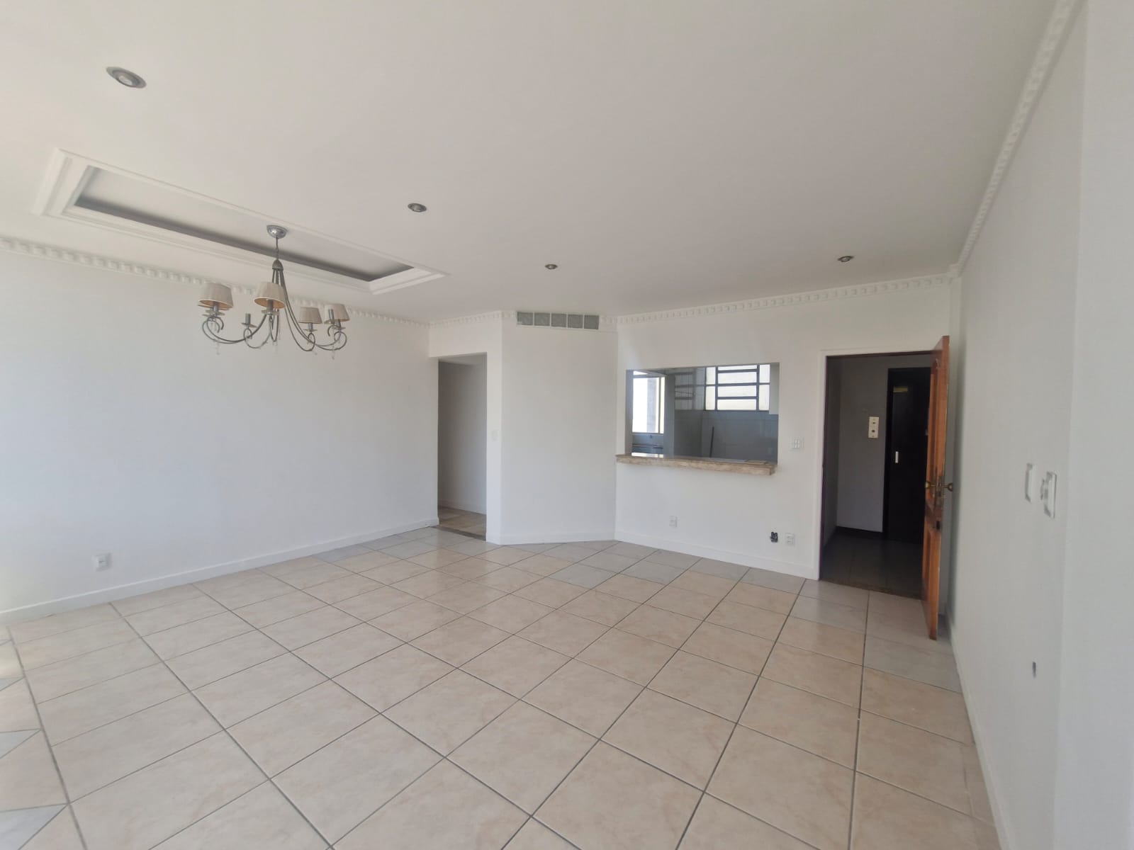 APARTAMENTO 4 QUARTOS 2 SU&Iacute;TES DEPEND&Ecirc;NCIA GARAGEM ELEVADOR PORTARIA &Agrave; VENDA NA BARRA! Rua Doutora Praguer Fróes Salvador - 