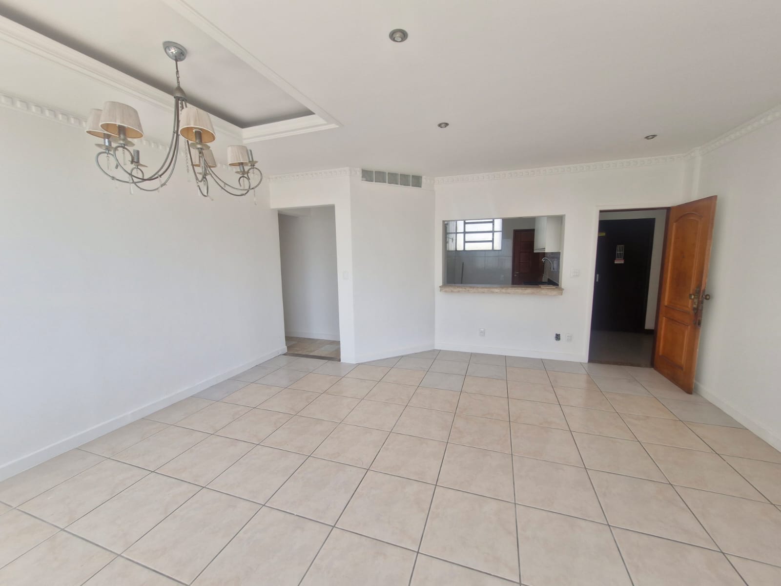 APARTAMENTO 4 QUARTOS 2 SU&Iacute;TES DEPEND&Ecirc;NCIA GARAGEM ELEVADOR PORTARIA &Agrave; VENDA NA BARRA! Rua Doutora Praguer Fróes Salvador - 