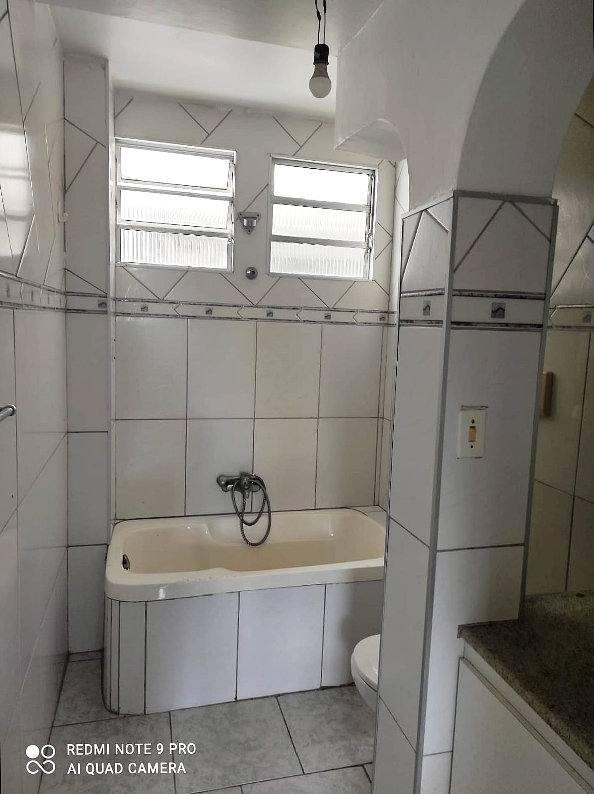 APARTAMENTO 2 QUARTOS NASCENTE DEPEND&Ecirc;NCIA GARAGEM PORTARIA 24h &Agrave; VENDA NA BARRA! Rua São Luiz Salvador - 