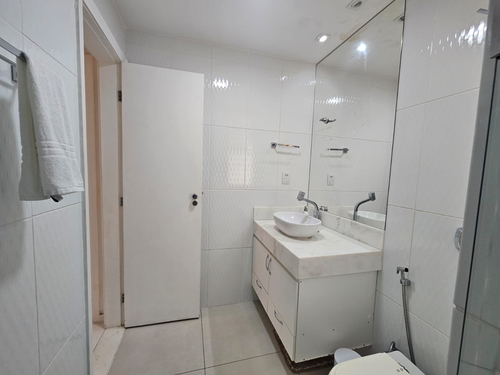 APARTAMENTO NASCENTE TOTAL 3 QUARTOS 2 SU&Iacute;TES VARANDA LAVABO 2 GARAGENS &Agrave; VENDA NA GRA&Ccedil;A! Avenida Princesa Leopoldina Salvador - 