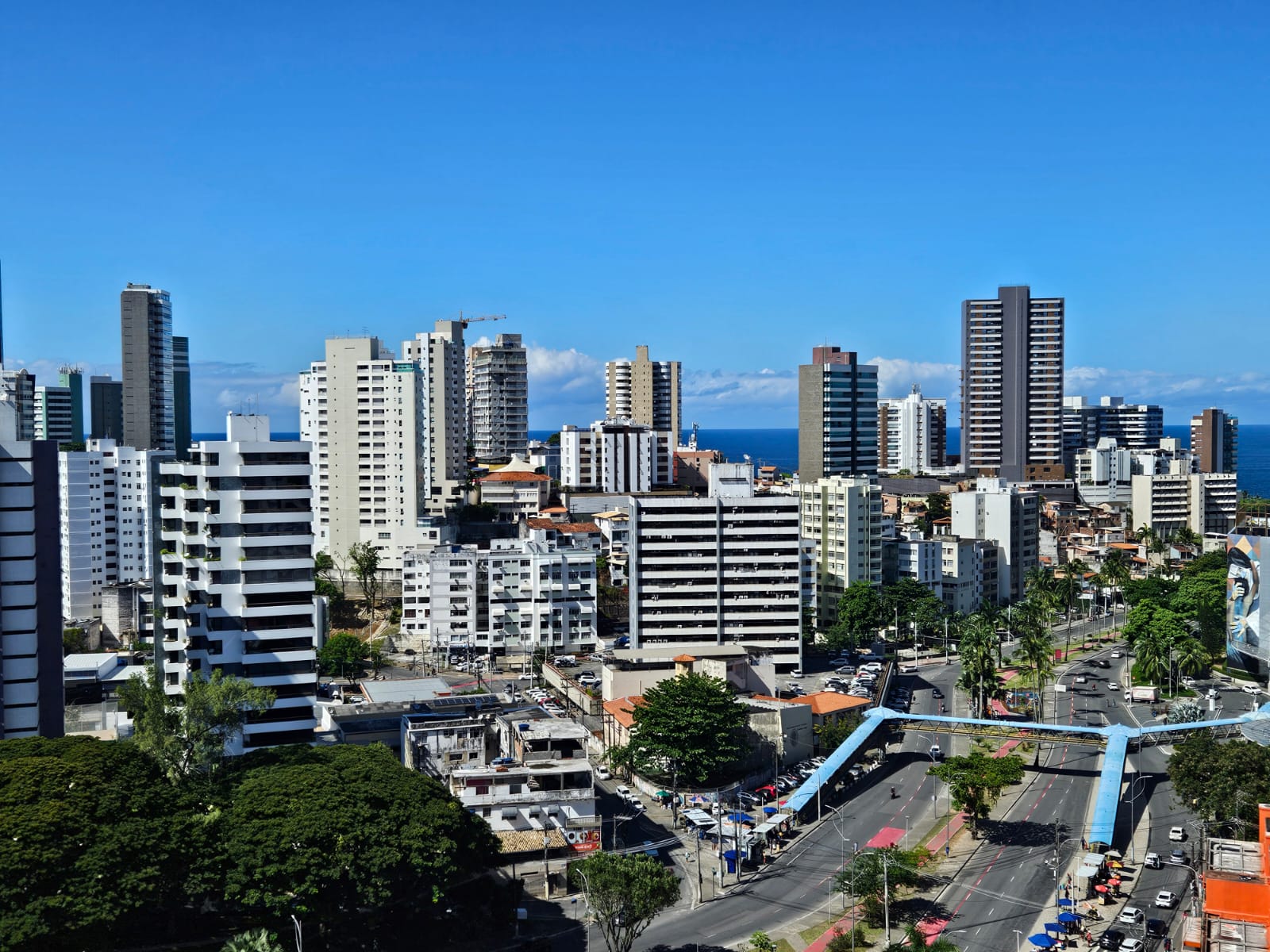 APARTAMENTO NASCENTE TOTAL 3 QUARTOS 2 SU&Iacute;TES VARANDA LAVABO 2 GARAGENS &Agrave; VENDA NA GRA&Ccedil;A! Avenida Princesa Leopoldina Salvador - 