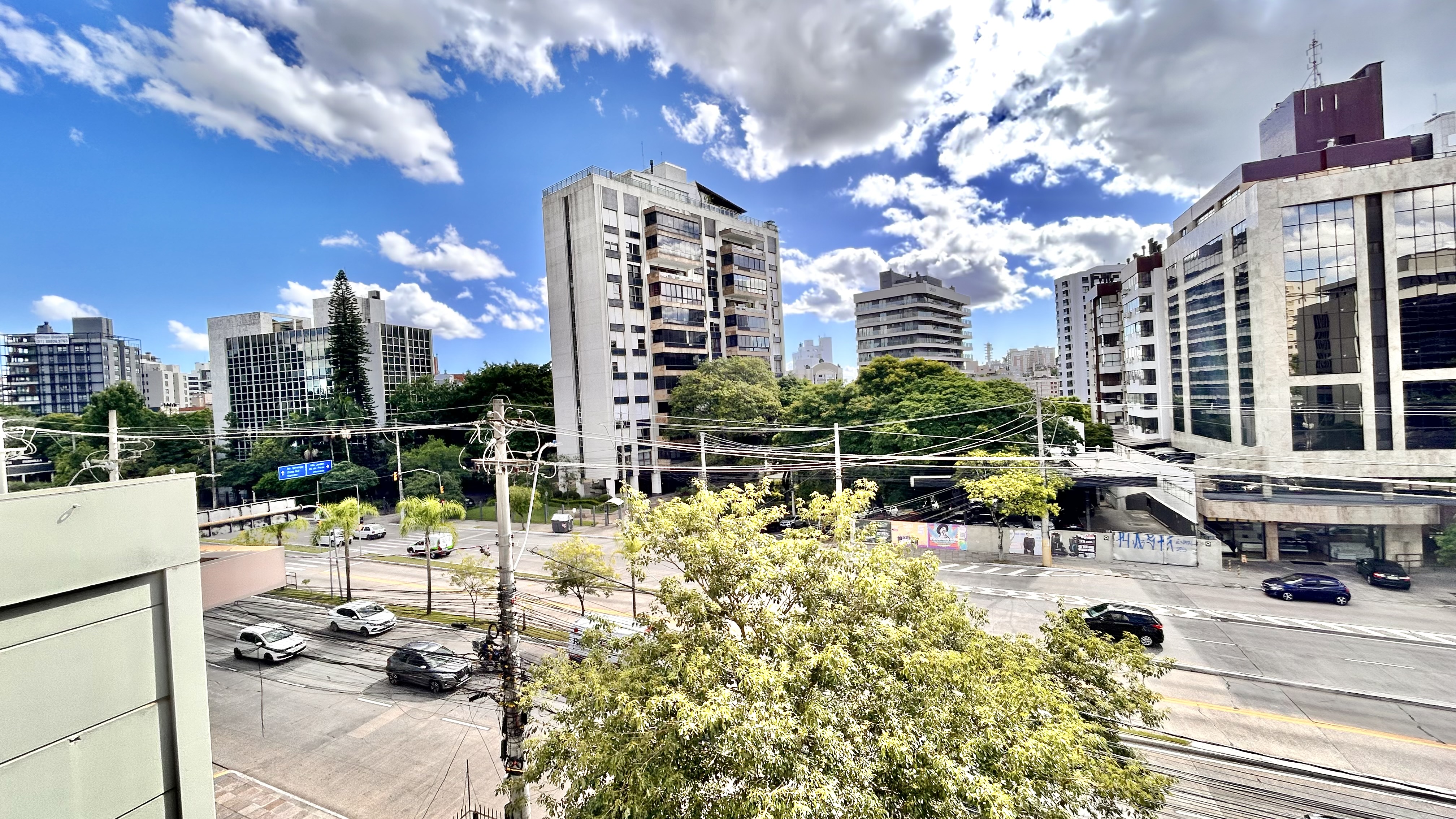 R$ 850.000 - ENORME APARTAMENTO - 157M2 - SACADA - VISTA LIVRE - 3 DORM - 2 VAGAS Avenida Carlos Gomes Porto Alegre - 