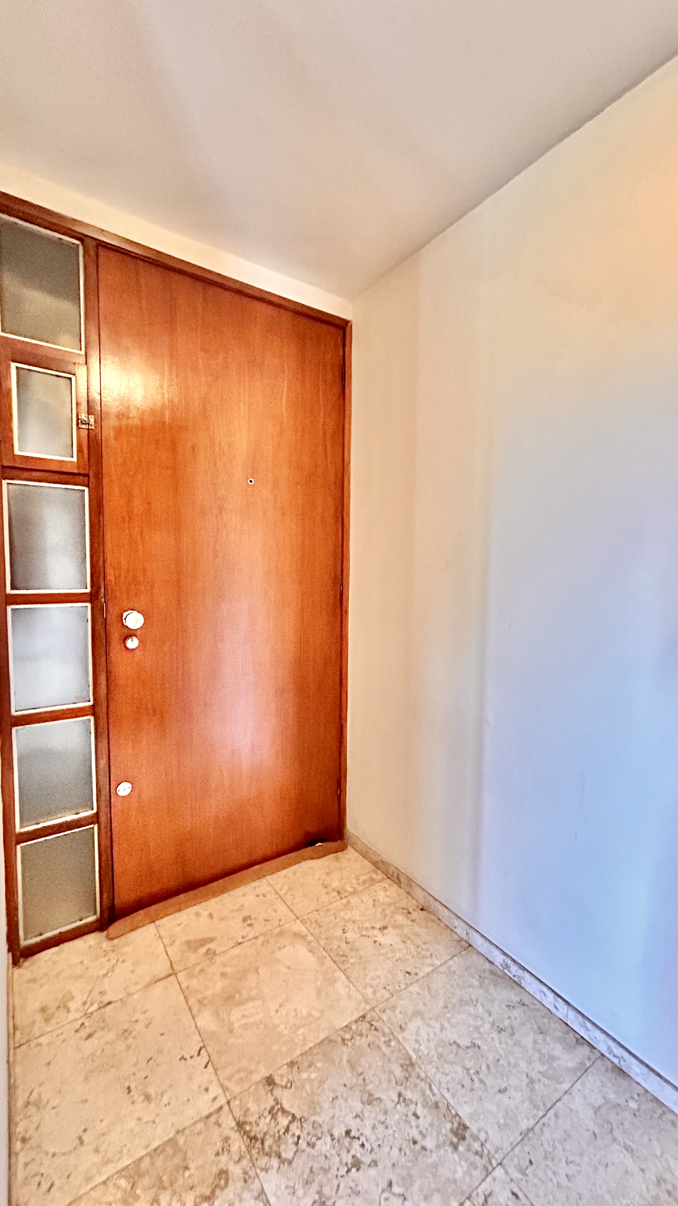 R$ 850.000 - ENORME APARTAMENTO - 157M2 - SACADA - VISTA LIVRE - 3 DORM - 2 VAGAS Avenida Carlos Gomes Porto Alegre - 