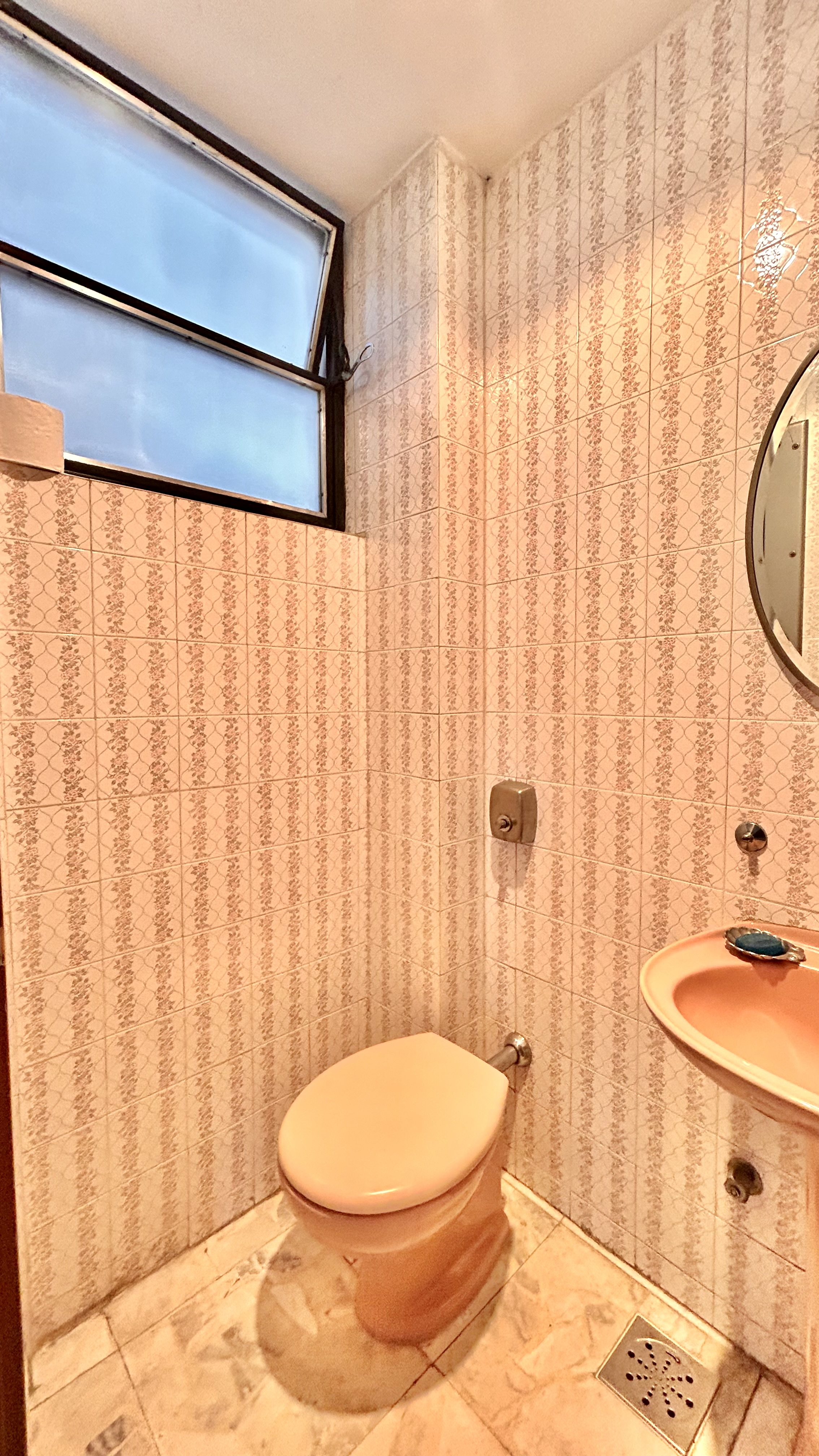 R$ 850.000 - ENORME APARTAMENTO - 157M2 - SACADA - VISTA LIVRE - 3 DORM - 2 VAGAS Avenida Carlos Gomes Porto Alegre - 