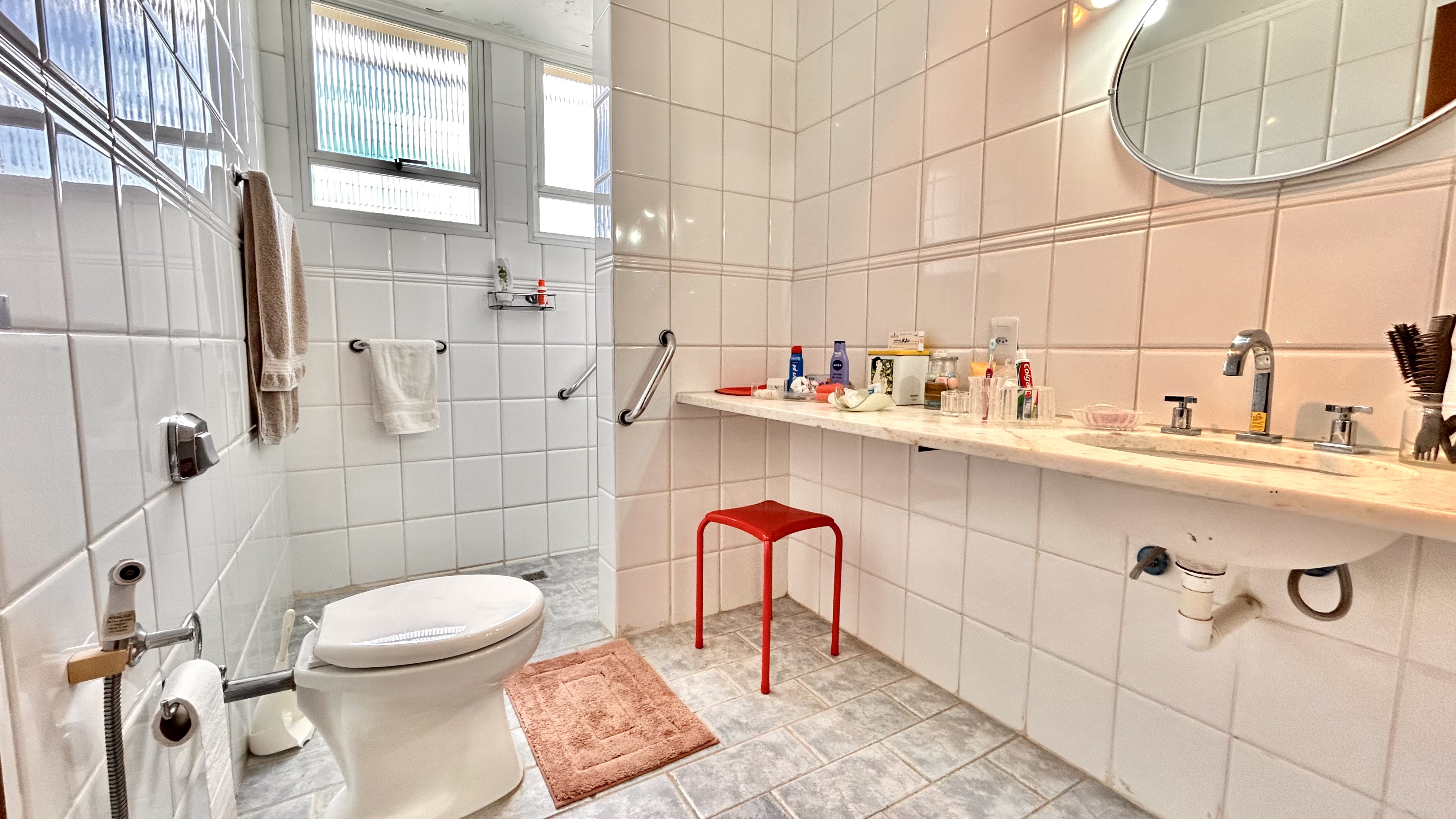 R$ 850.000 - ENORME APARTAMENTO - 157M2 - SACADA - VISTA LIVRE - 3 DORM - 2 VAGAS Avenida Carlos Gomes Porto Alegre - 