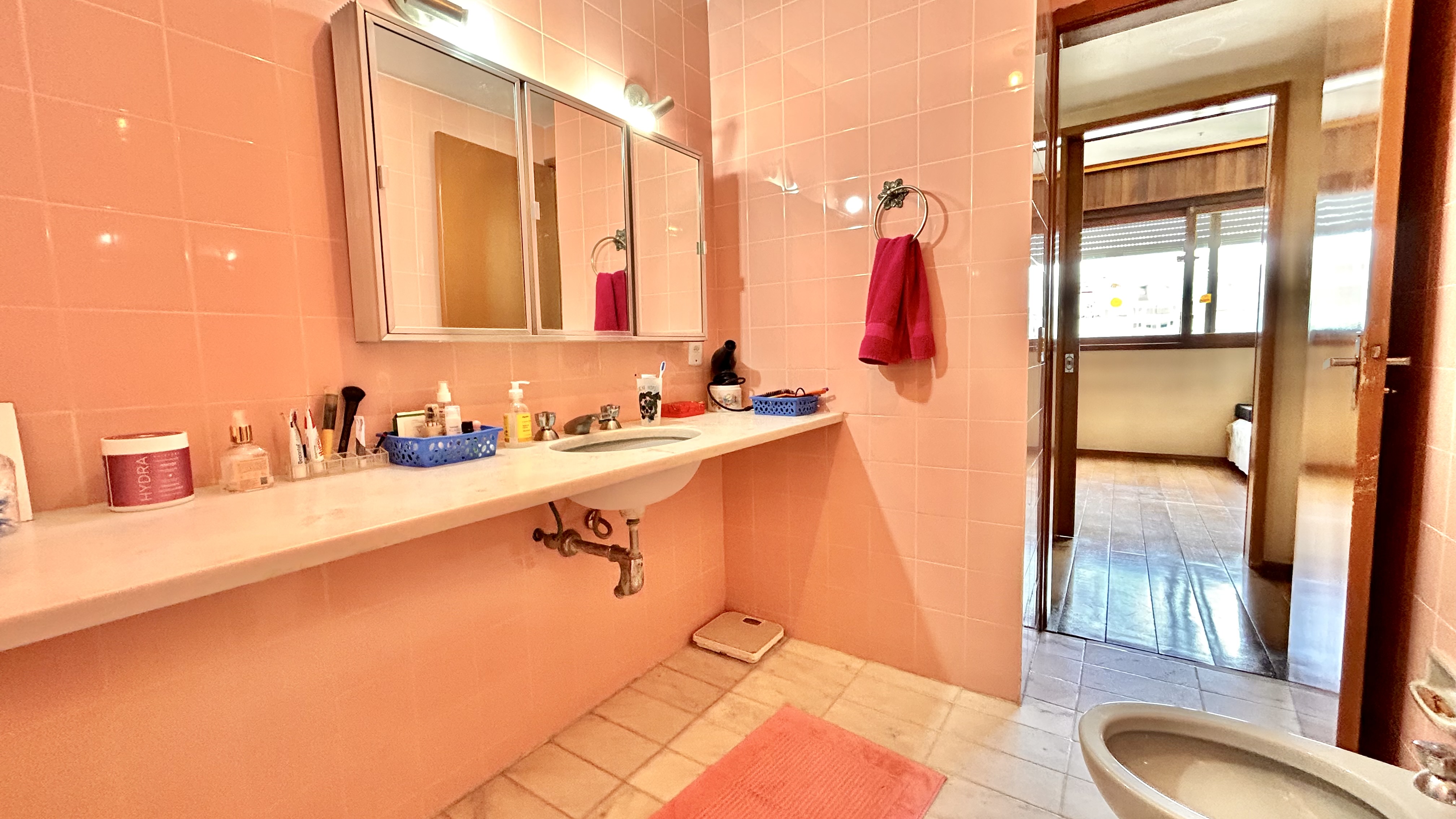 R$ 850.000 - ENORME APARTAMENTO - 157M2 - SACADA - VISTA LIVRE - 3 DORM - 2 VAGAS Avenida Carlos Gomes Porto Alegre - 