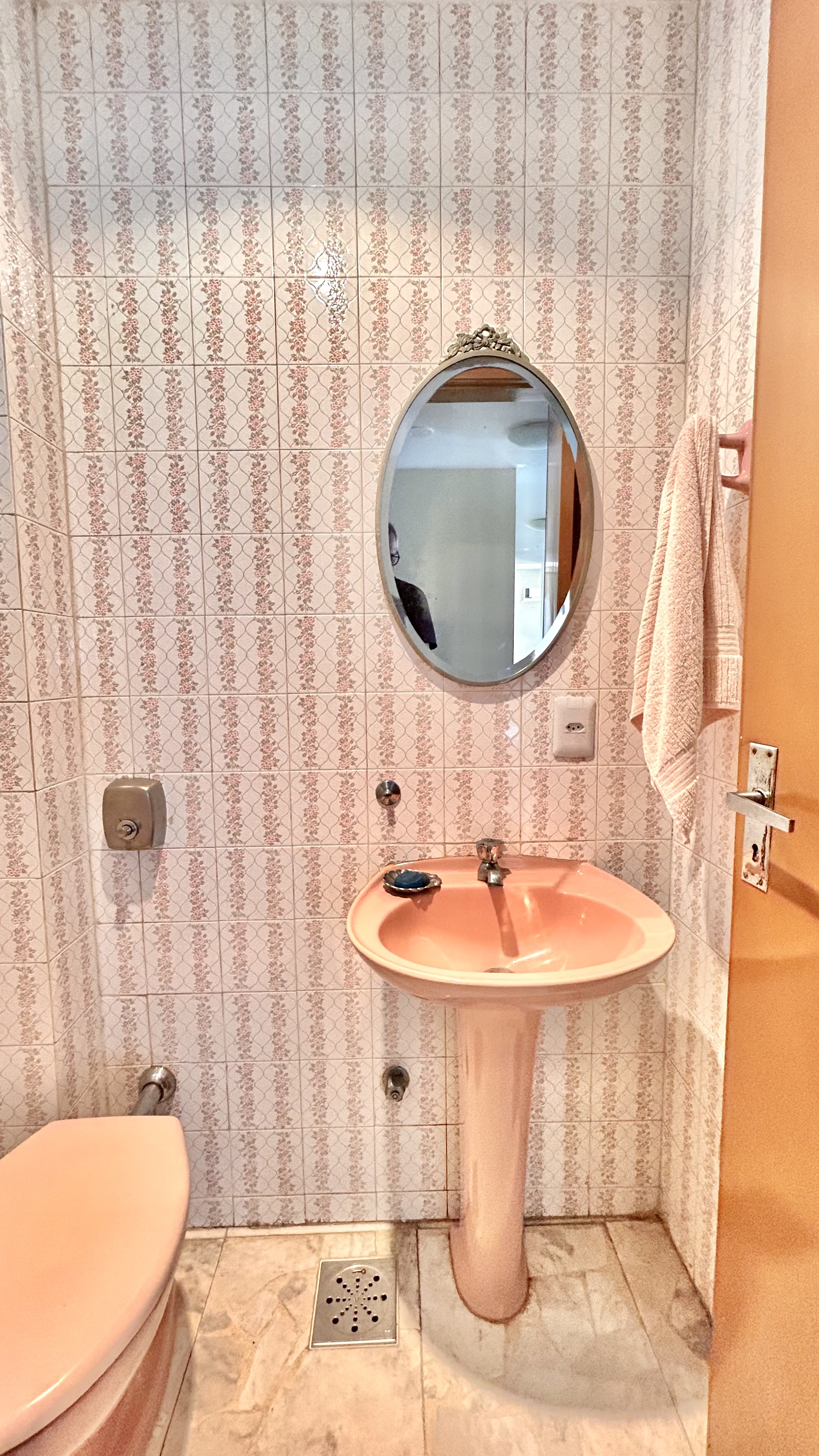 R$ 850.000 - ENORME APARTAMENTO - 157M2 - SACADA - VISTA LIVRE - 3 DORM - 2 VAGAS Avenida Carlos Gomes Porto Alegre - 